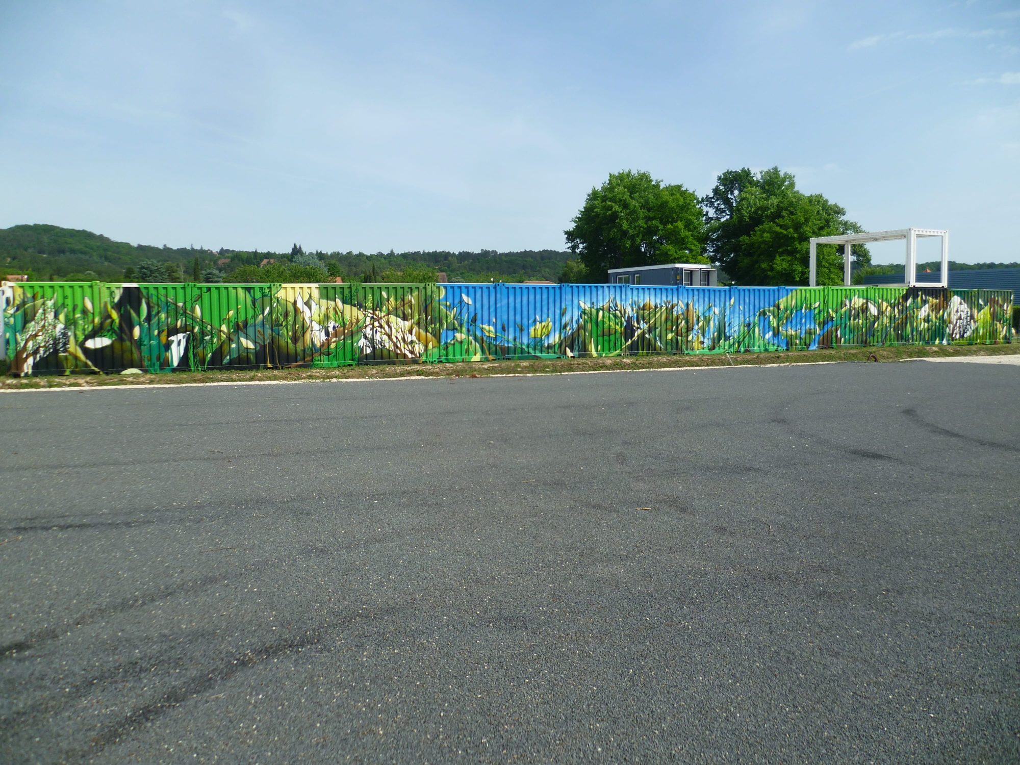Tropical Fauna Mural #neurabf — Street art in Trélissac