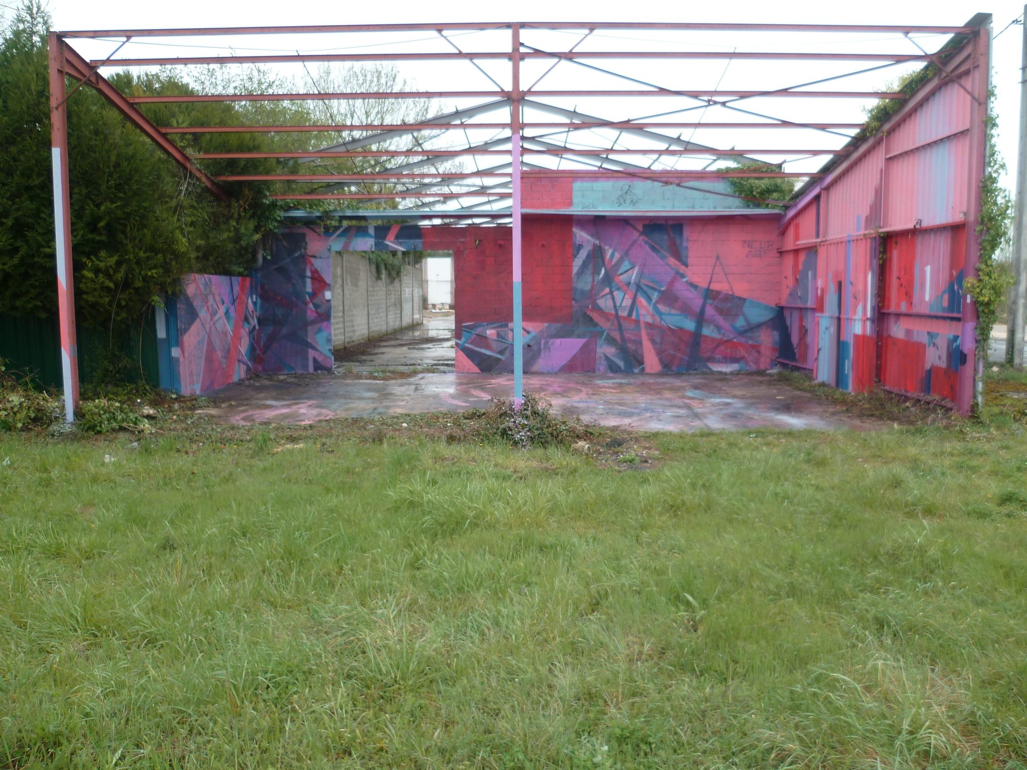 Abstract Geometry in a Warehouse #neurabf — Street art in Périgueux