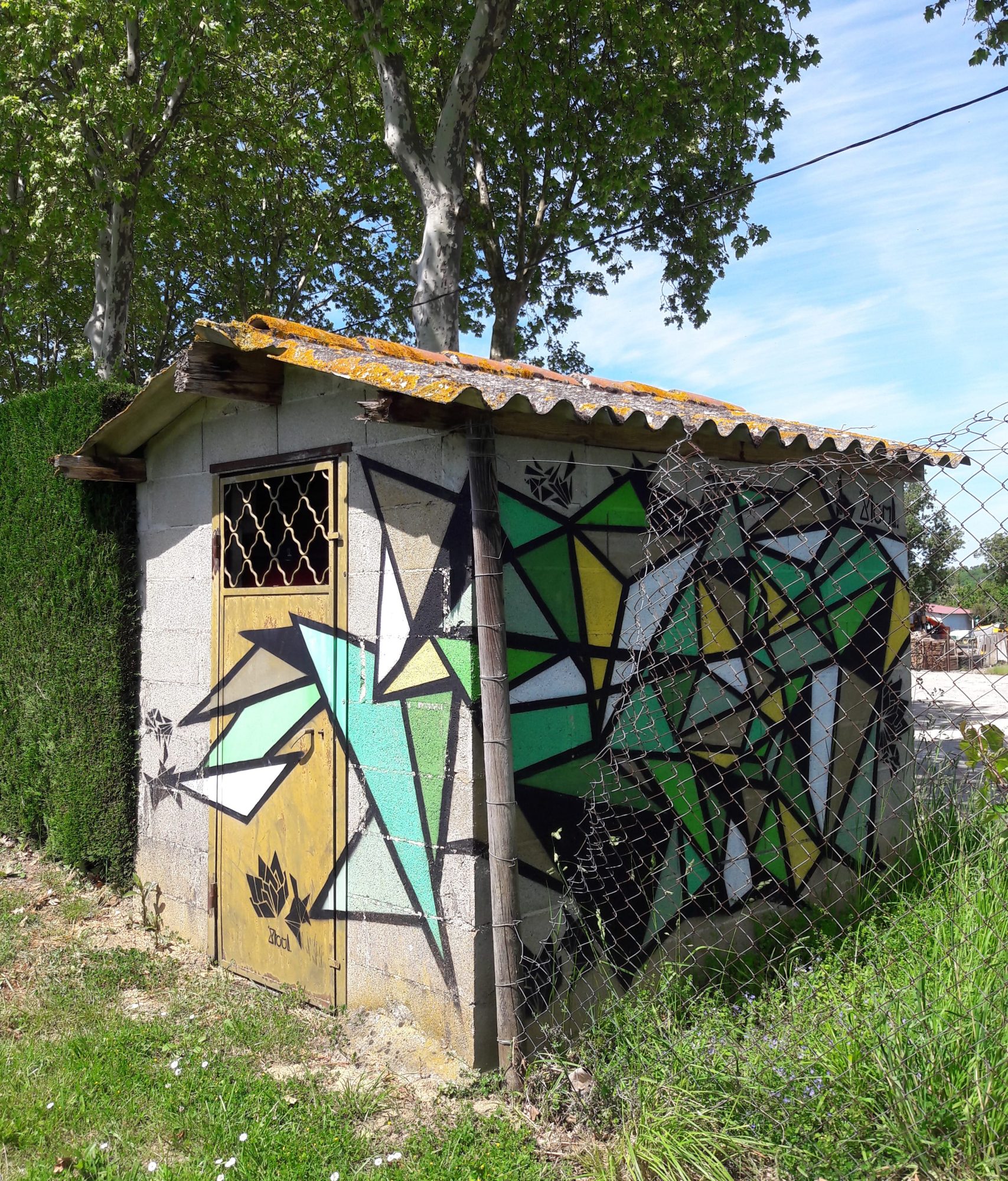 Graffiti sauvage coloré — Street art de Stoul à Éauze