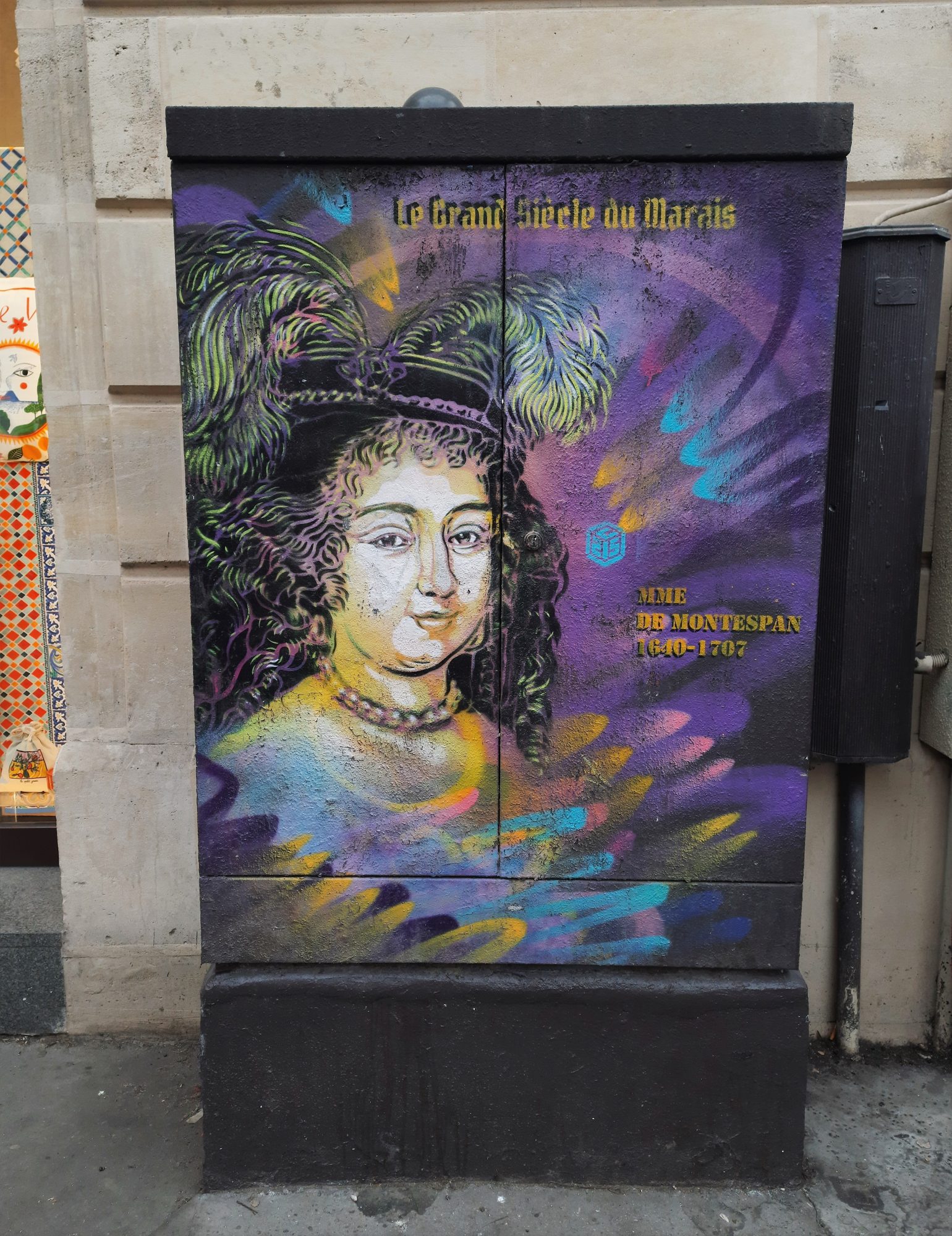 Historical Mme de Montespan — Street art by C215 in Paris