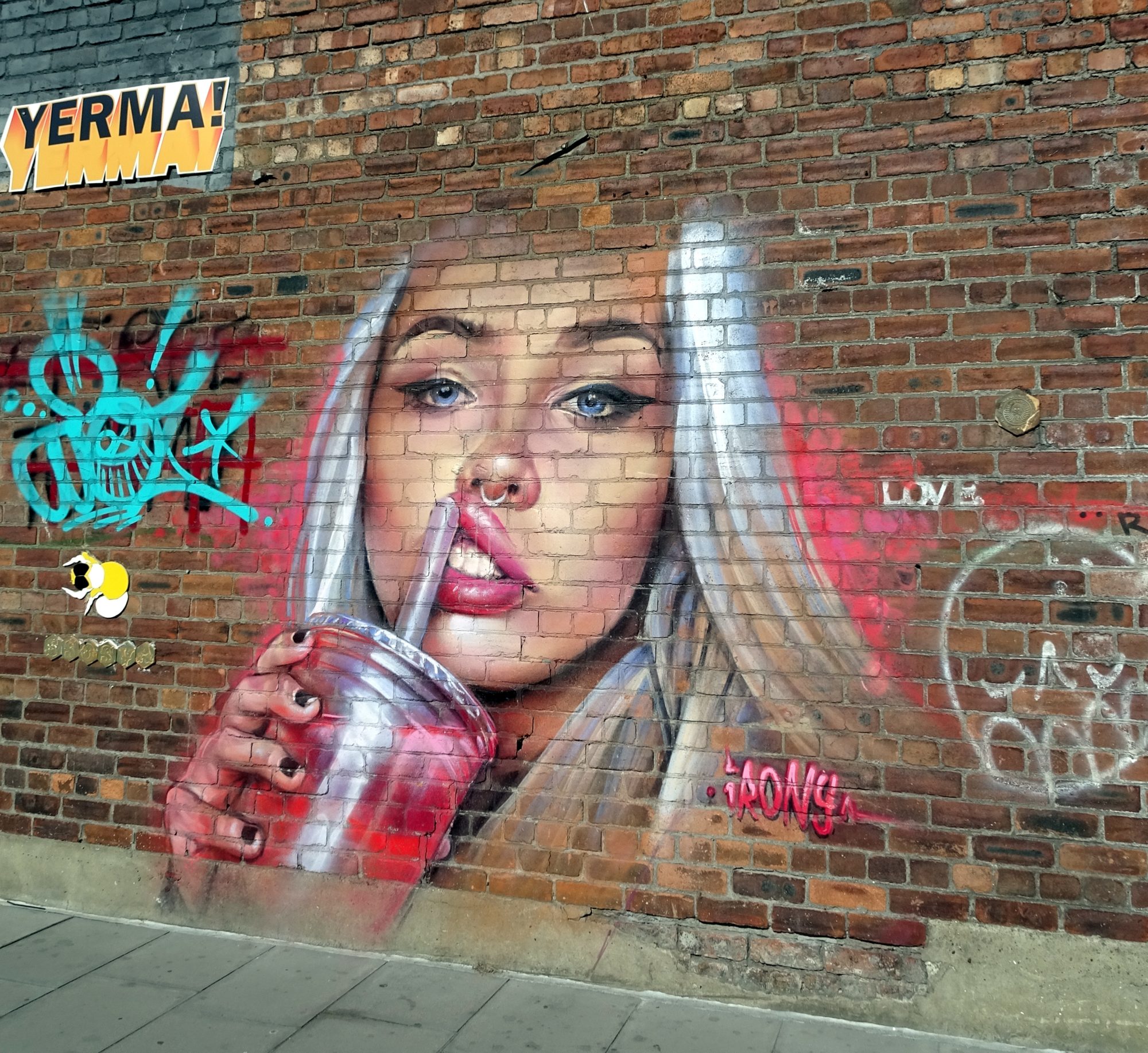 Portrait de blonde par IRONY — Street art de IRONY à Liverpool