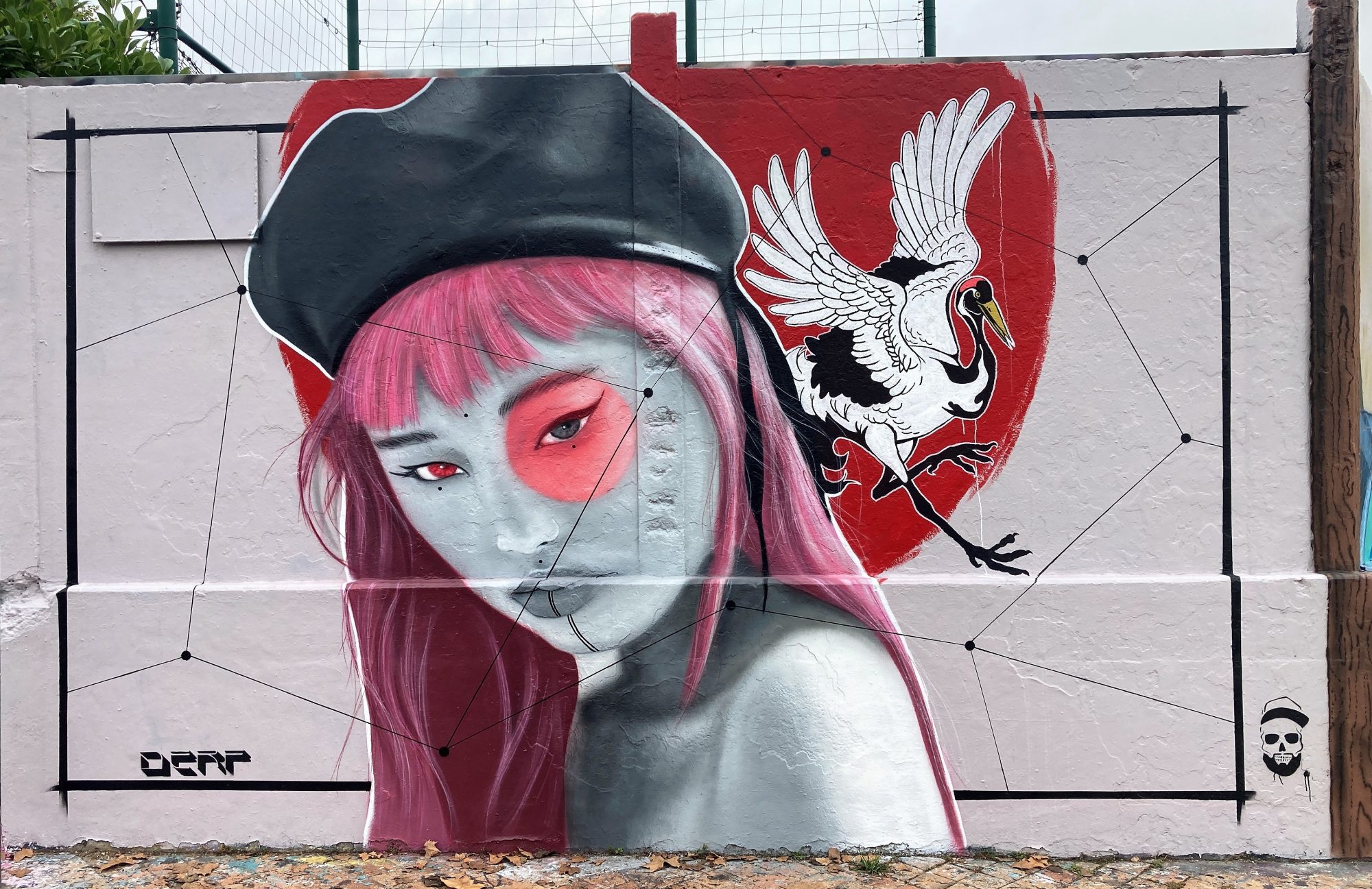 Femme au béret et grue par Derf — Street art de Derf à Bordeaux