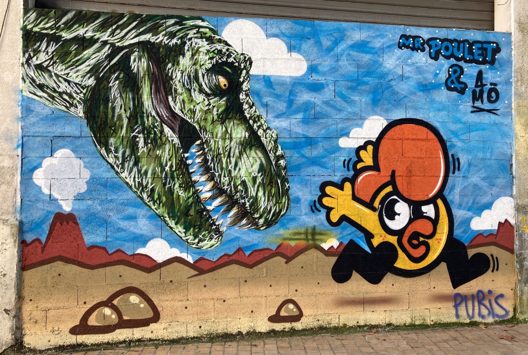 Mr Poulet fuit le T-Rex — Street art de A-mo, Monsieur Poulet à Bordeaux