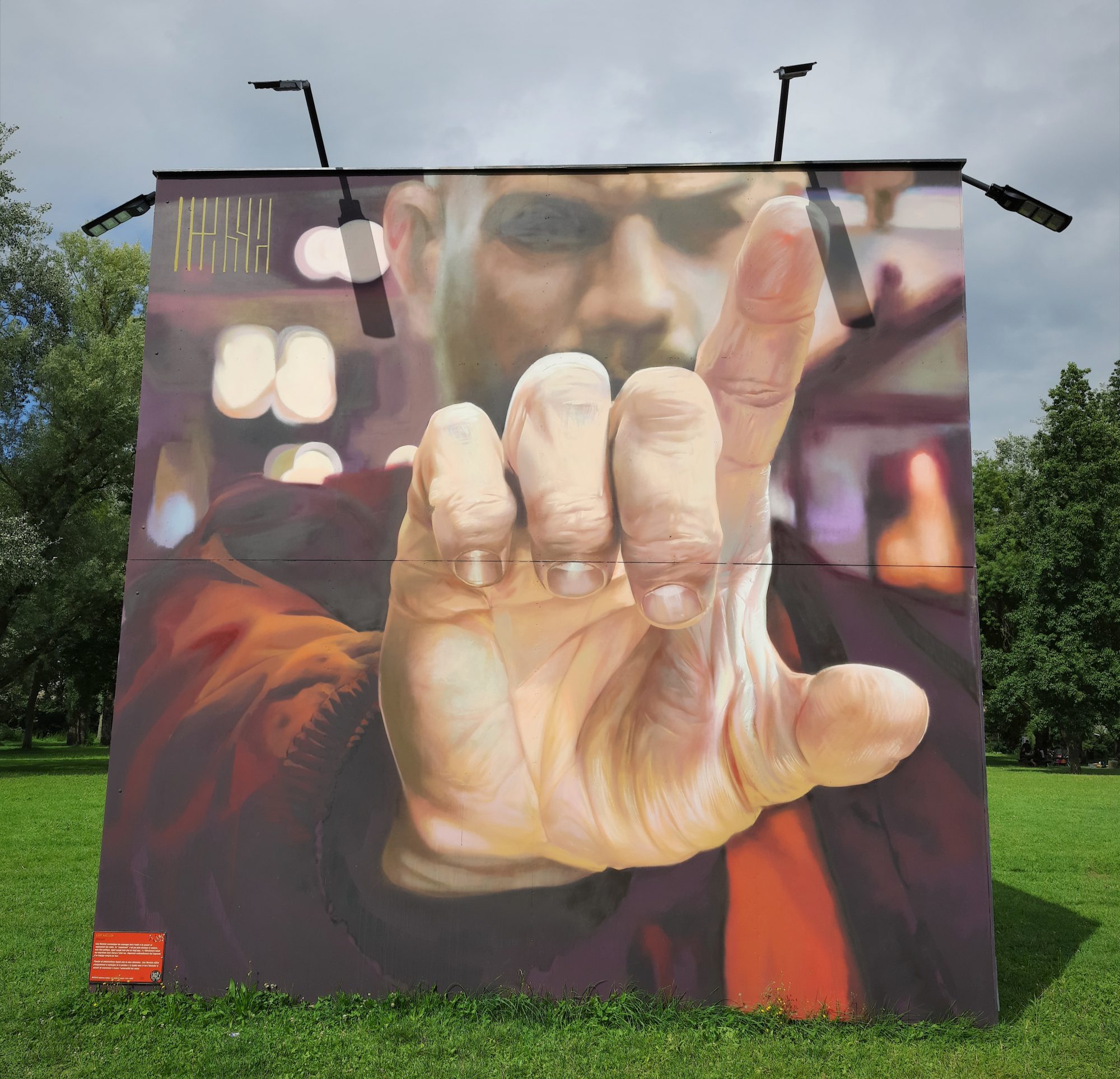 CASE Maclaim's Hyperrealistic Outstretched Hand — Street art by CASE Maclaim in Le Mans