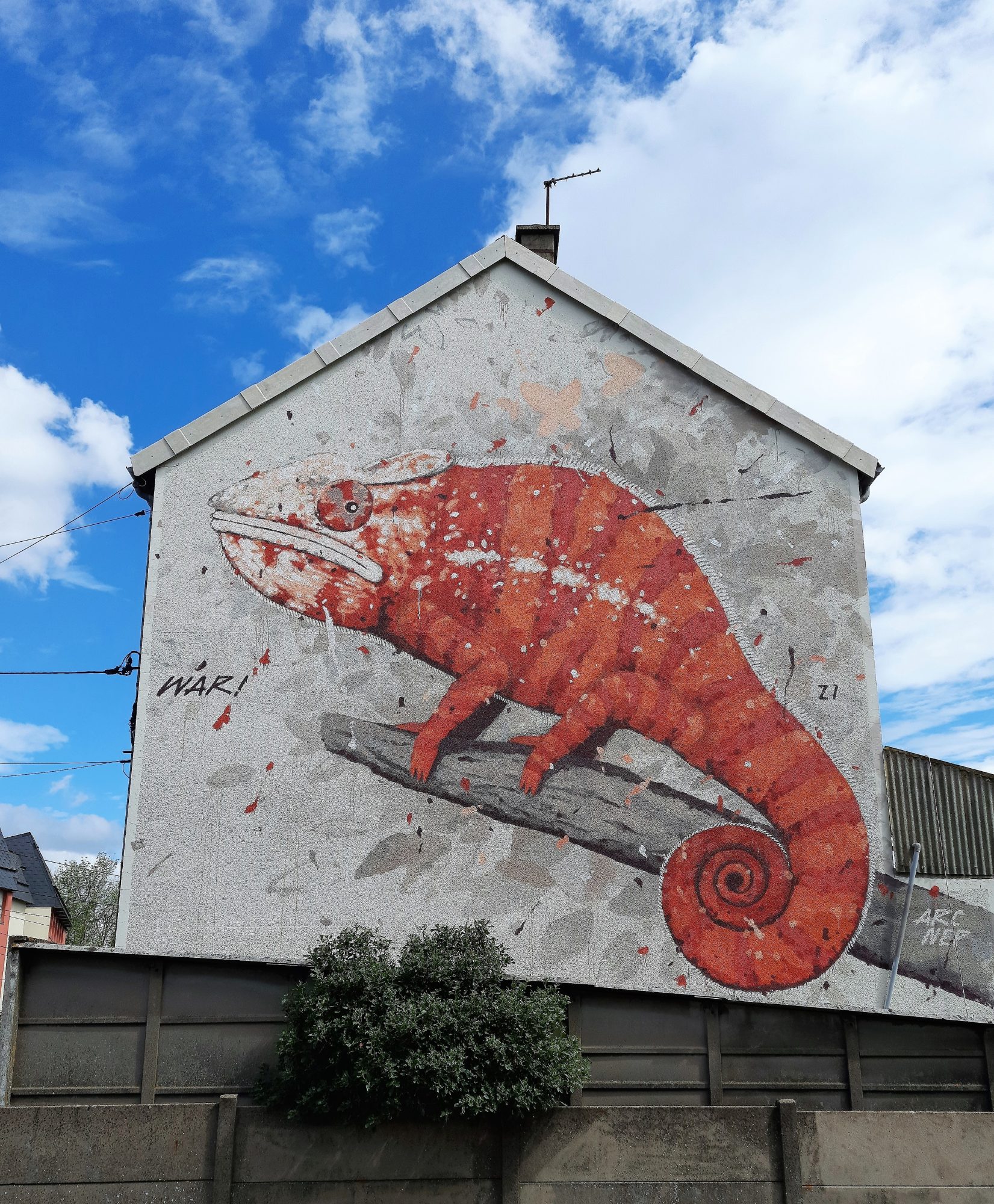 Portrait rouge — Street art de War à Le Mans