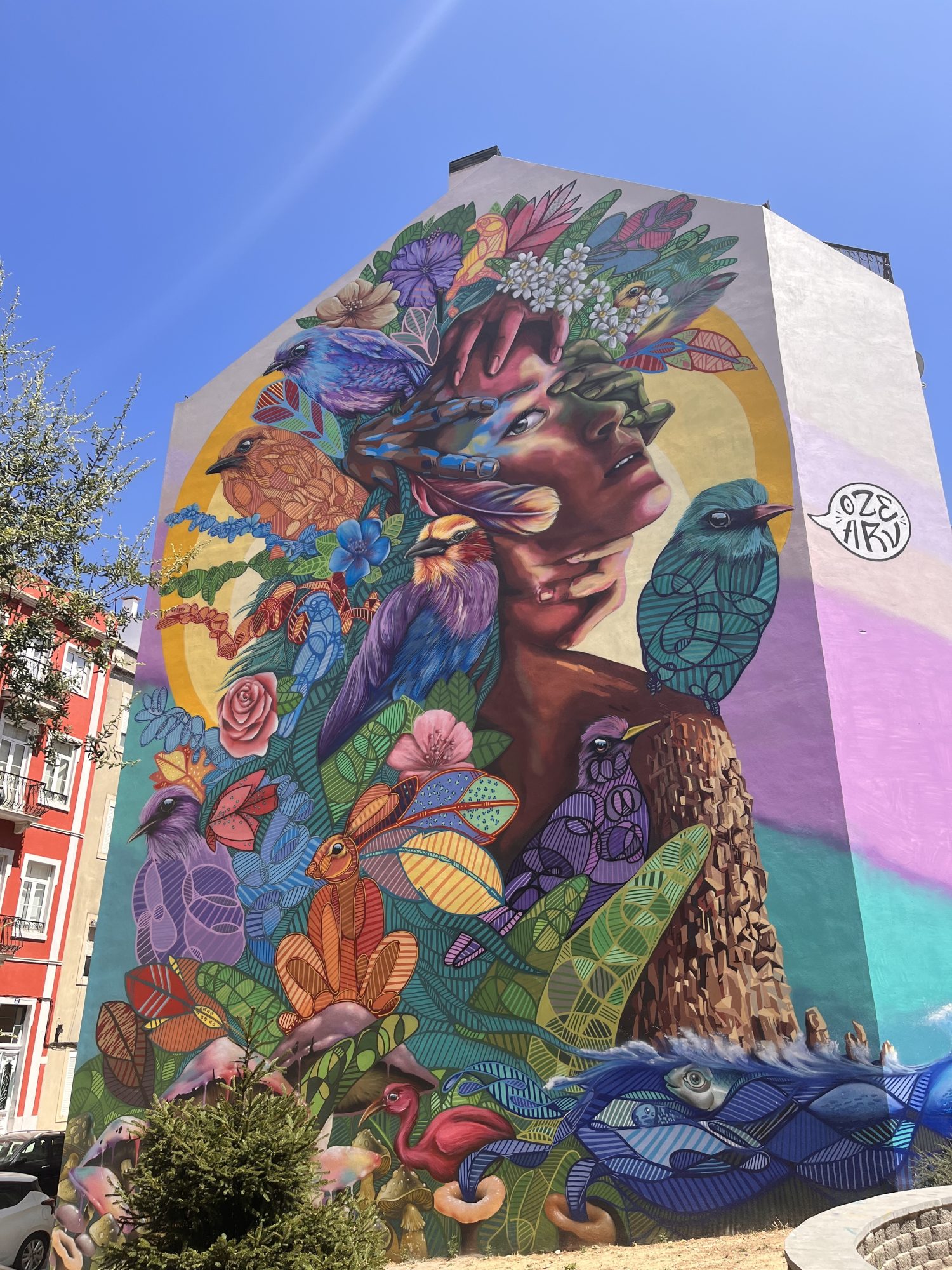 Tropical Fado in RGB tones — Street art in Lisbon