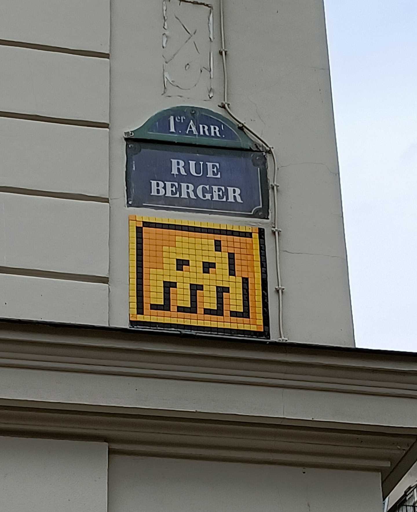 PA_1213, Yellow Space Invader on Rue Berger — Street art by Invader in Paris
