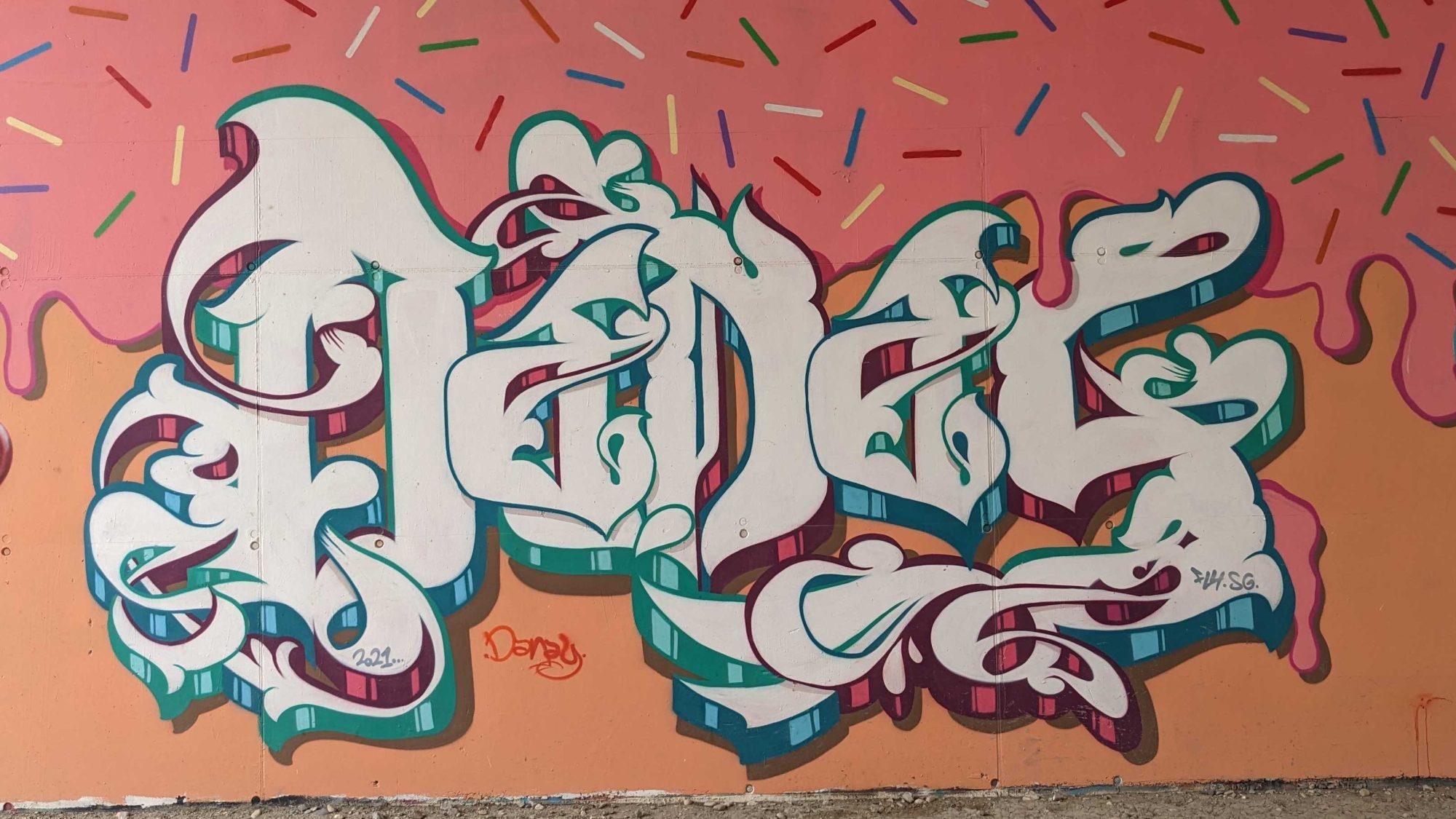 Colorful Wildstyle Letters — Street art in Soyons