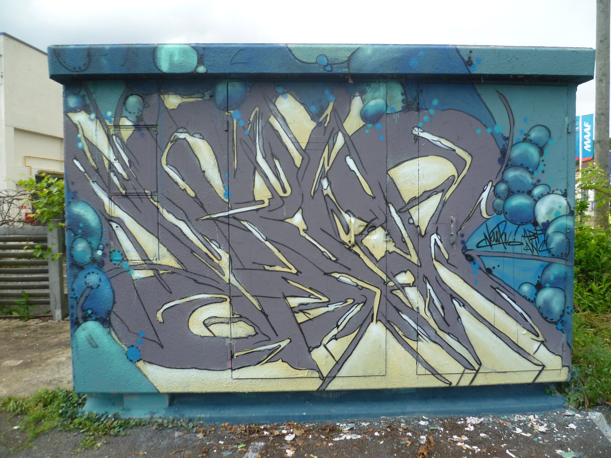 Lettres Wildstyle Bleu-Jaune — Street art à Trélissac