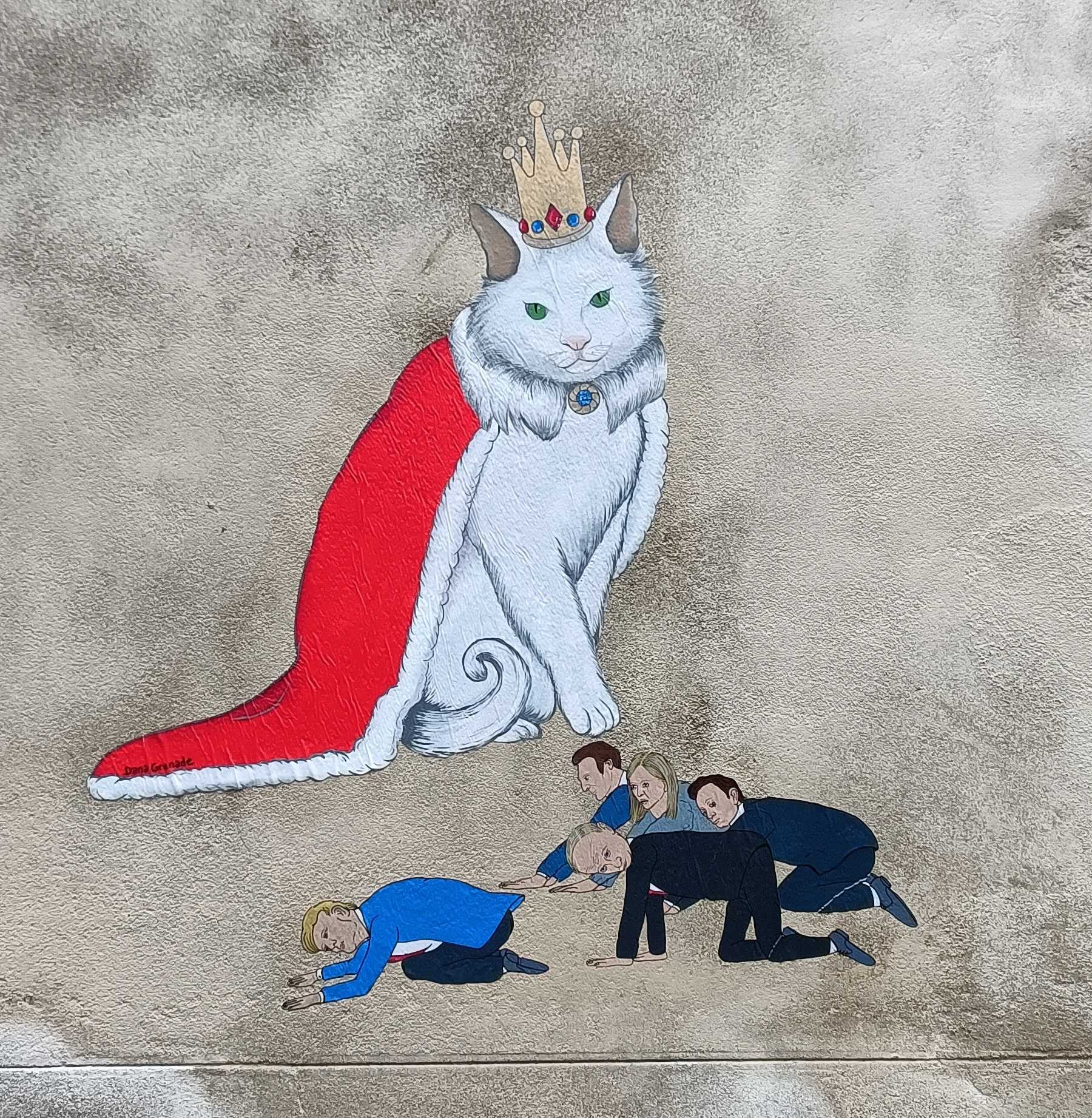 Dominant King Cat and Prostrate Humans — Street art in Nantes