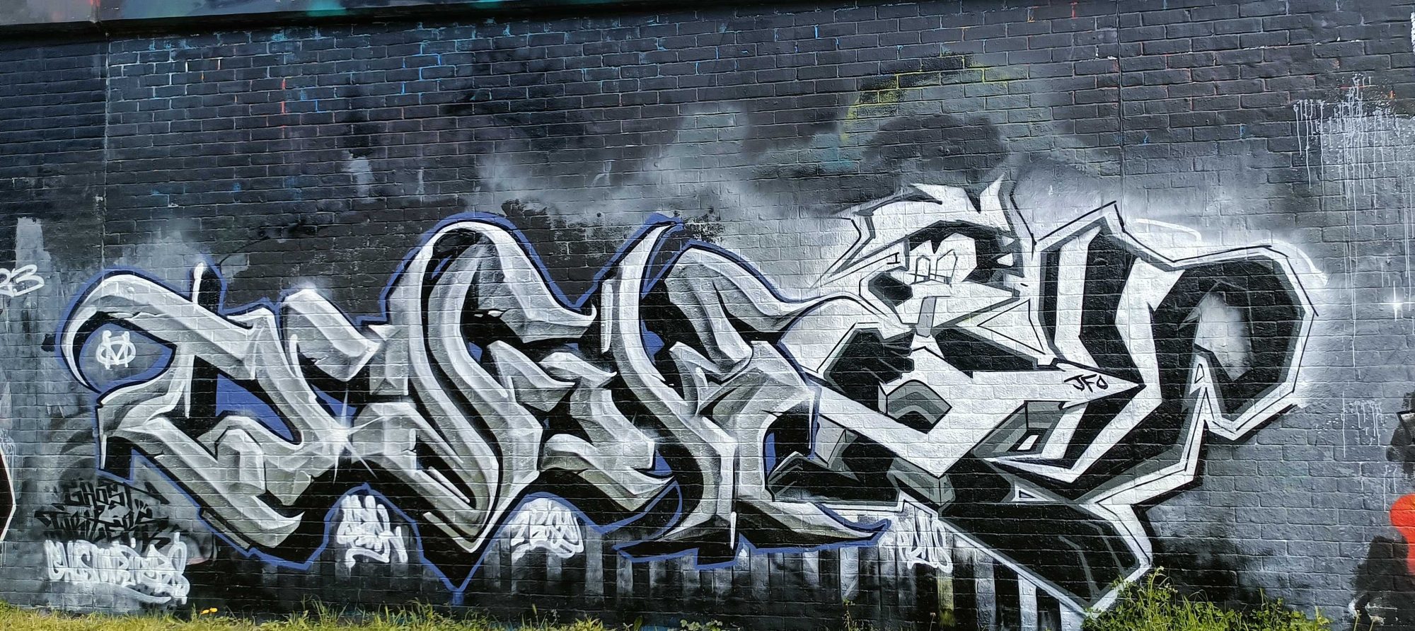Silver Wildstyle with a Character — Street art in London