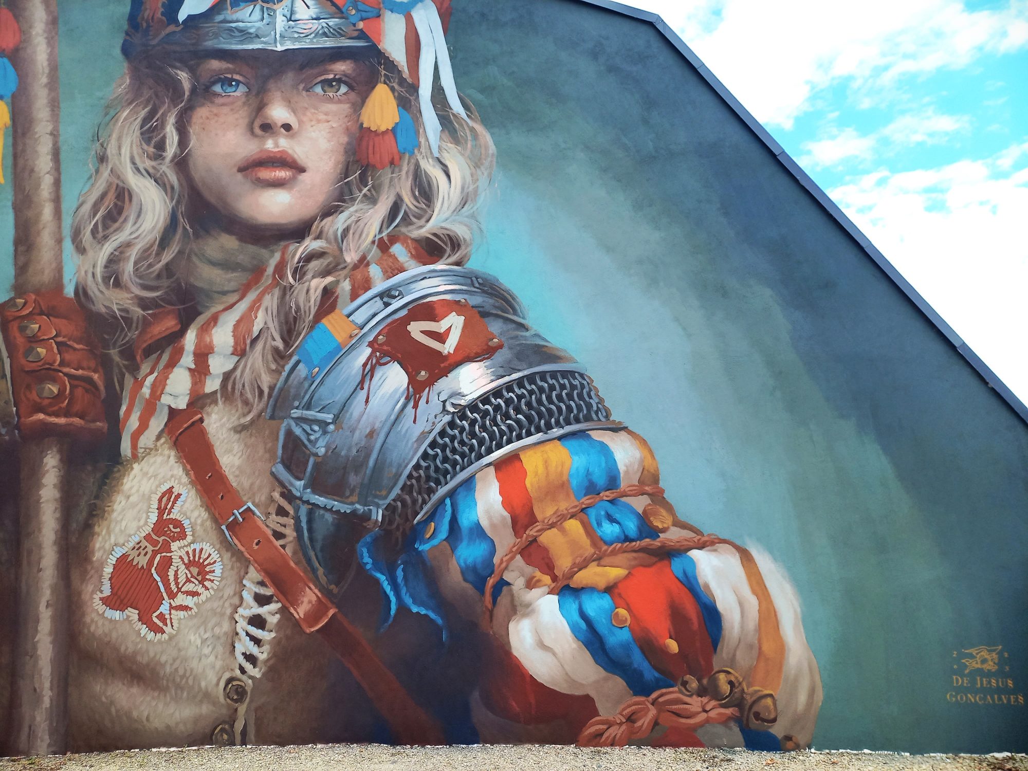 Guerrière médiévale par Arkane — Street art de Arkane à Cransac-les-Thermes