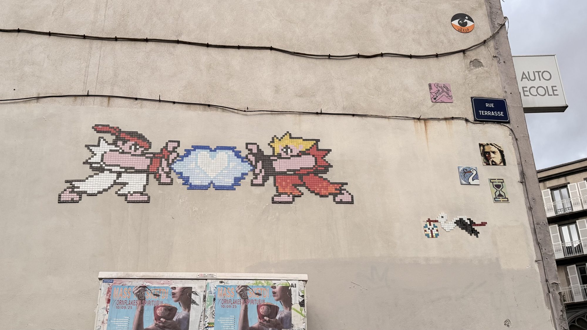 Guerriers stylisés Oré — Street art de Hanimalé Moz, Stork Pixelart, Oré à Clermont-Ferrand