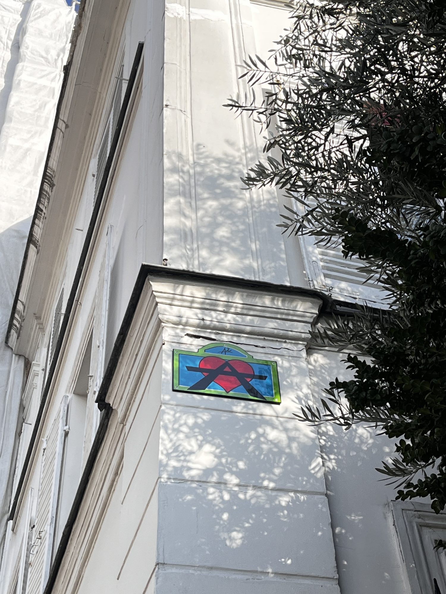 A2 Star Heart Sticker — Street art in Paris