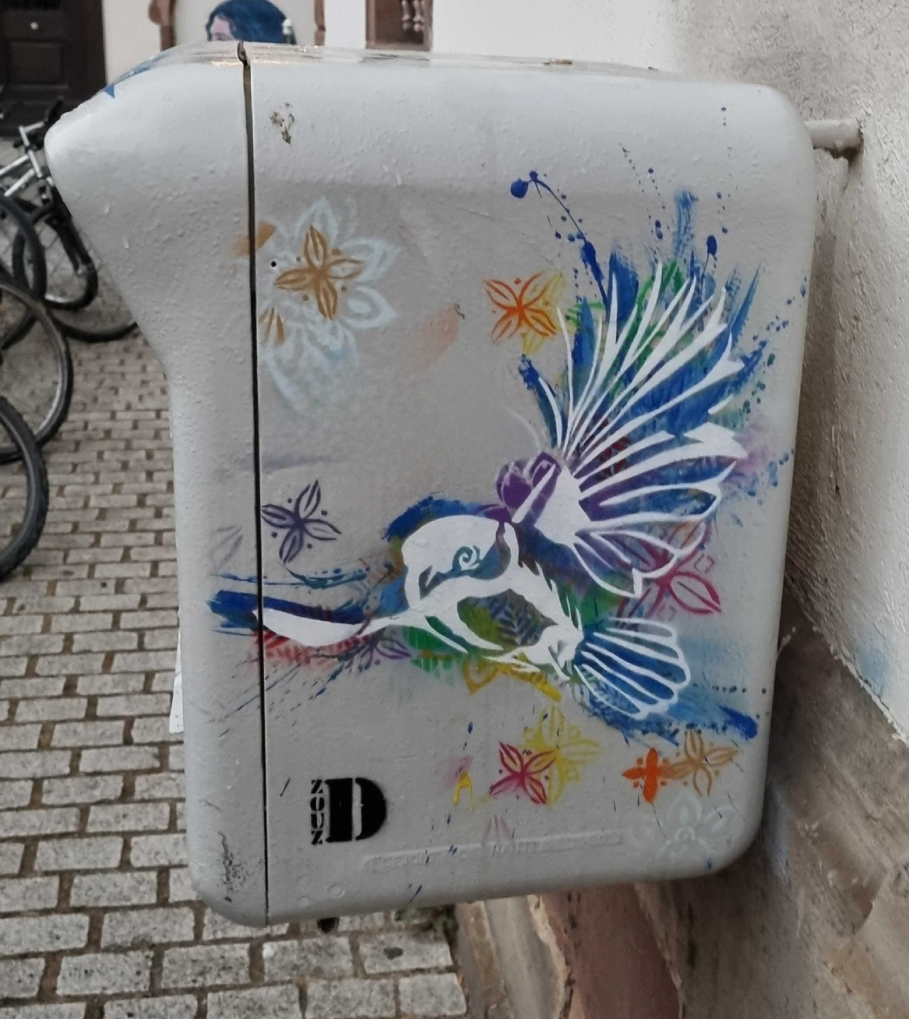 Bird and Urban Stars — Street art in Strasbourg