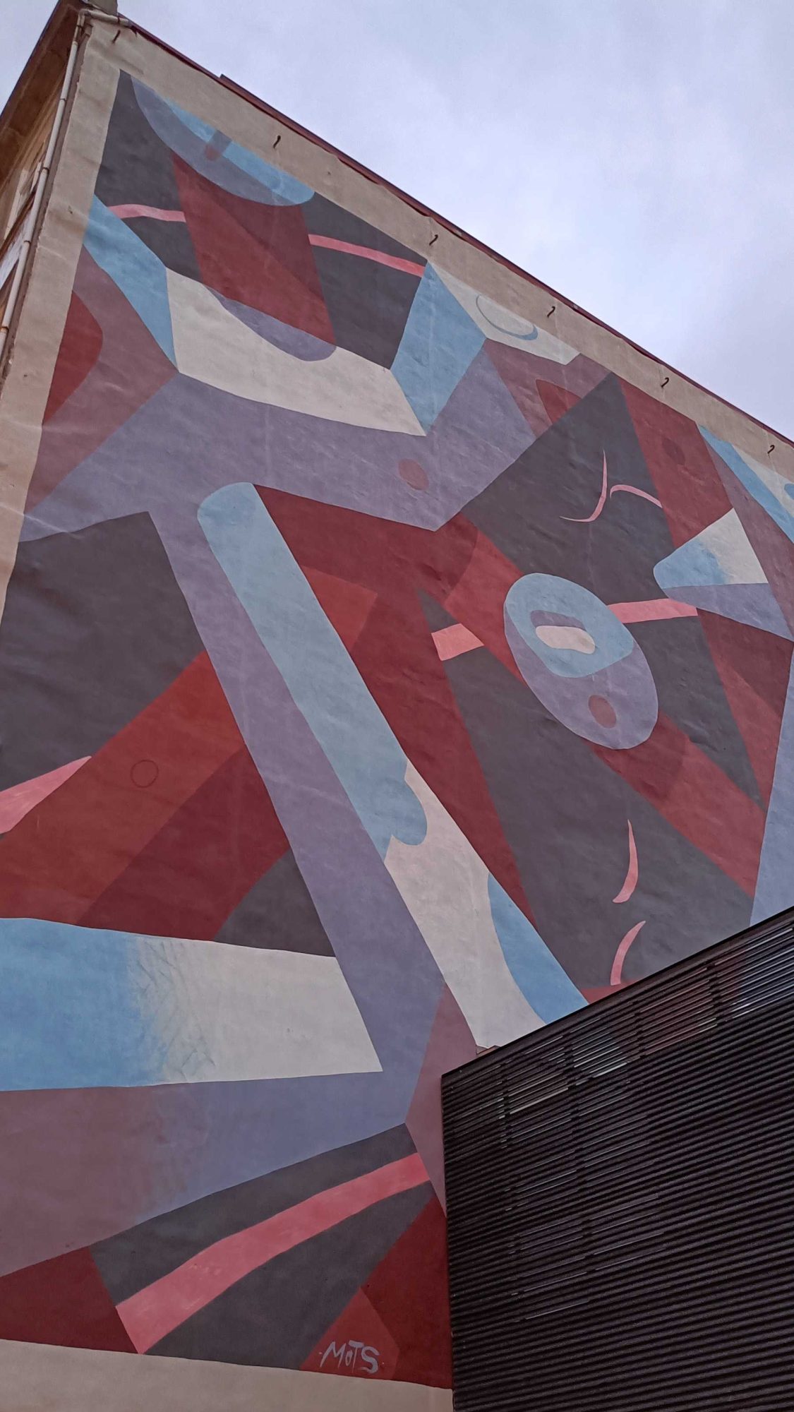 Grande abstraction géométrique par MOTS — Street art de MOTS à Porto