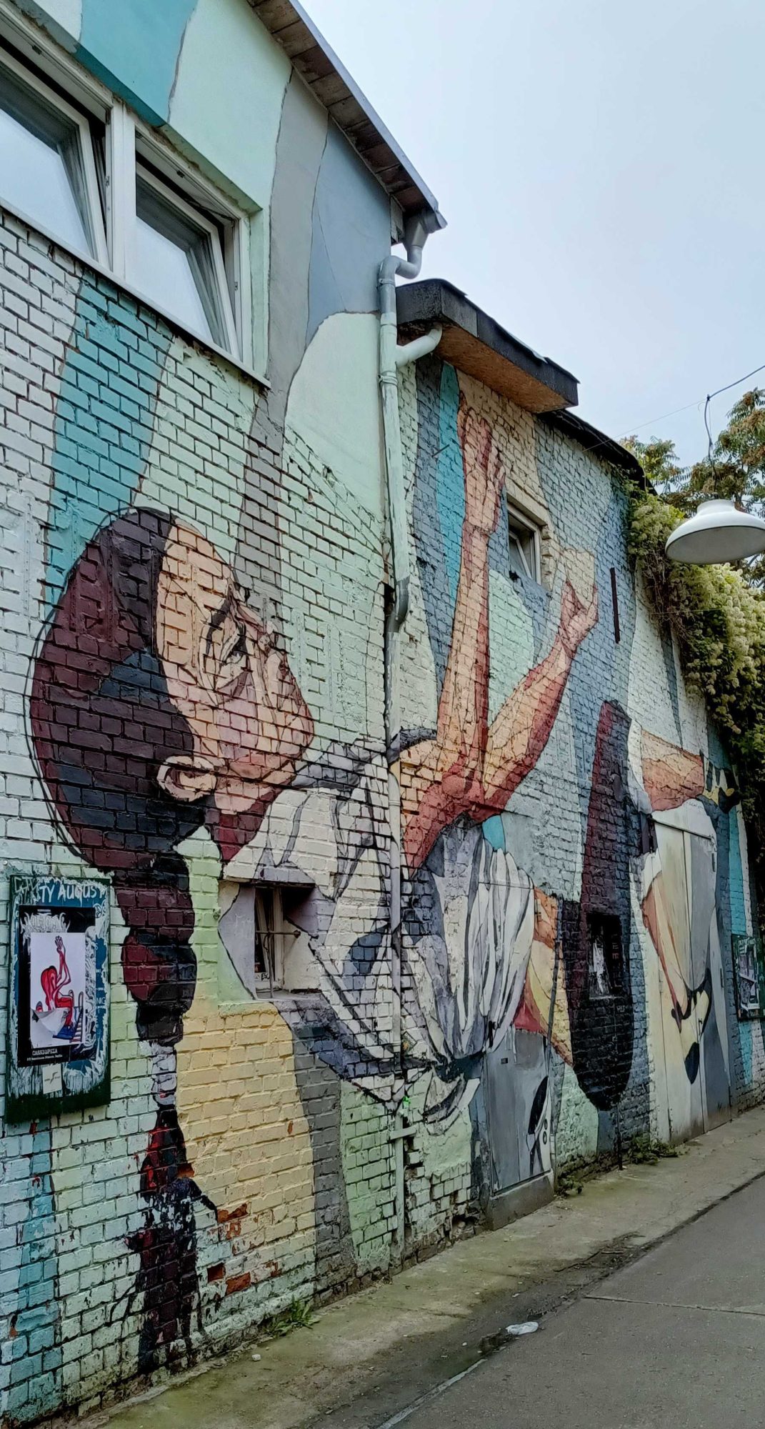 Acrobatic Mural by Lake Oner — Street art by Lake Oner in Berlin