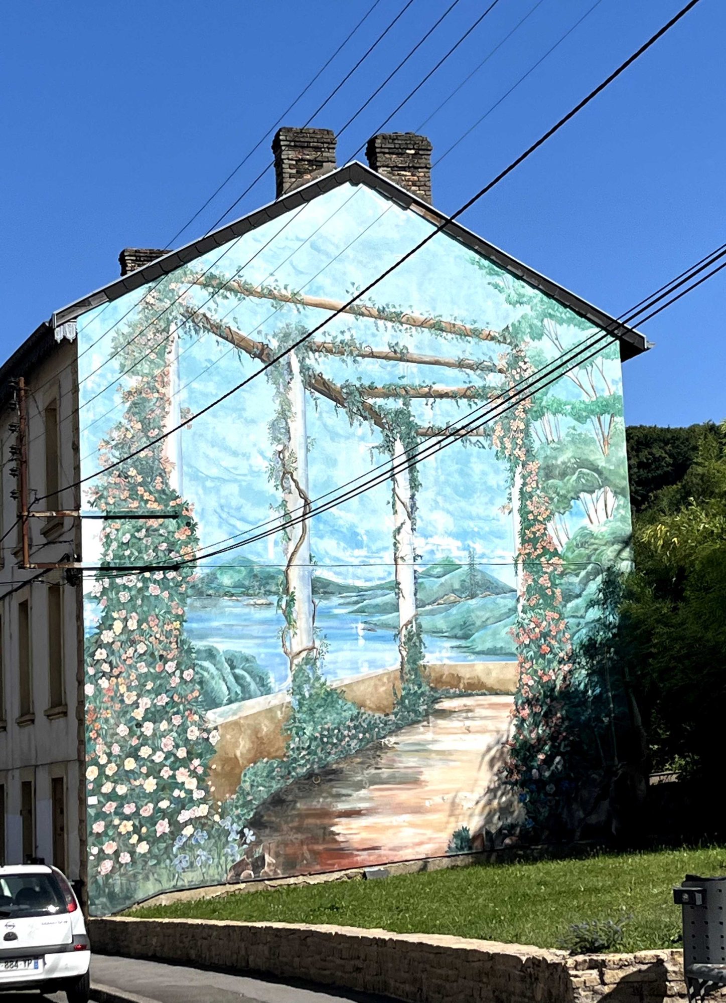 Trompe-l'oeil Flower Garden — Street art in Jœuf