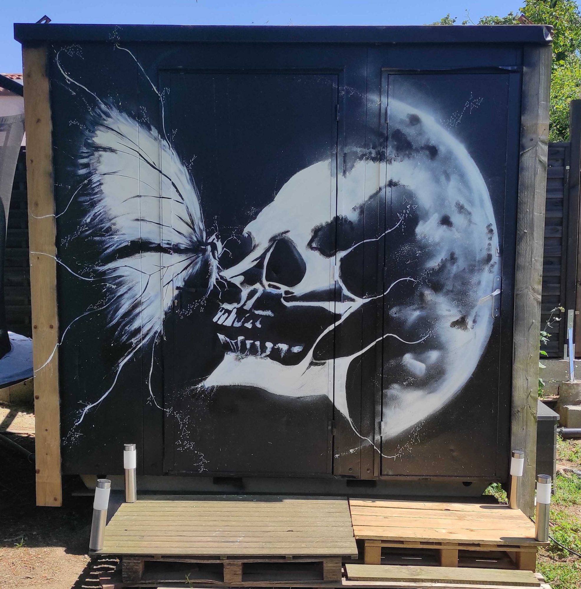 The Butterfly Effect, Skull and Moon — Street art in Clisson