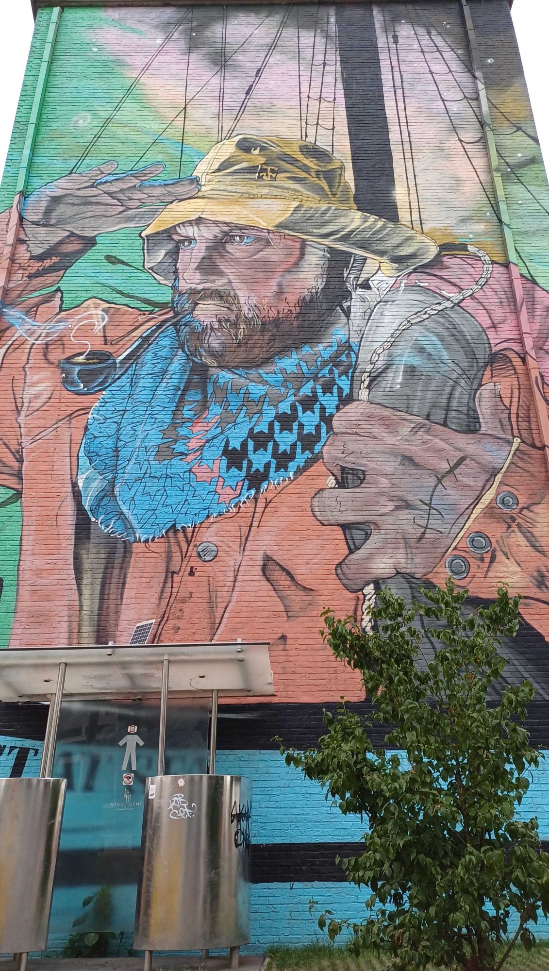 Monumental Sailor Portrait in Ghent — Street art by Klaas Van der Linden in Gent