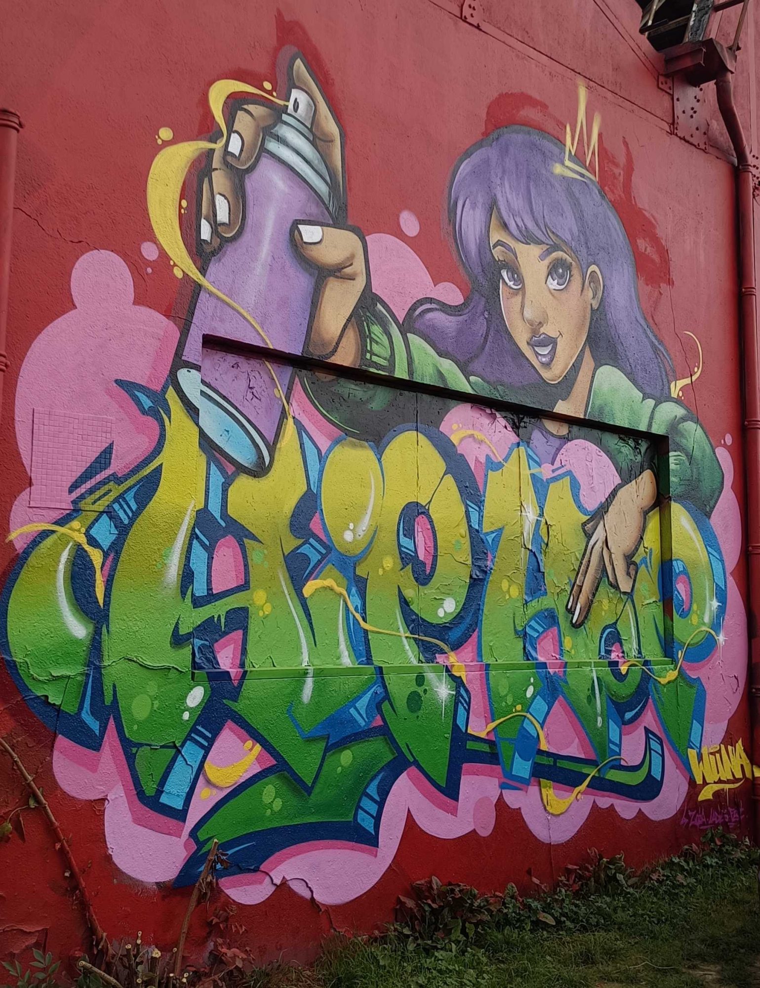 Princesse mauve et bombe aérosol — Street art à La Rochelle