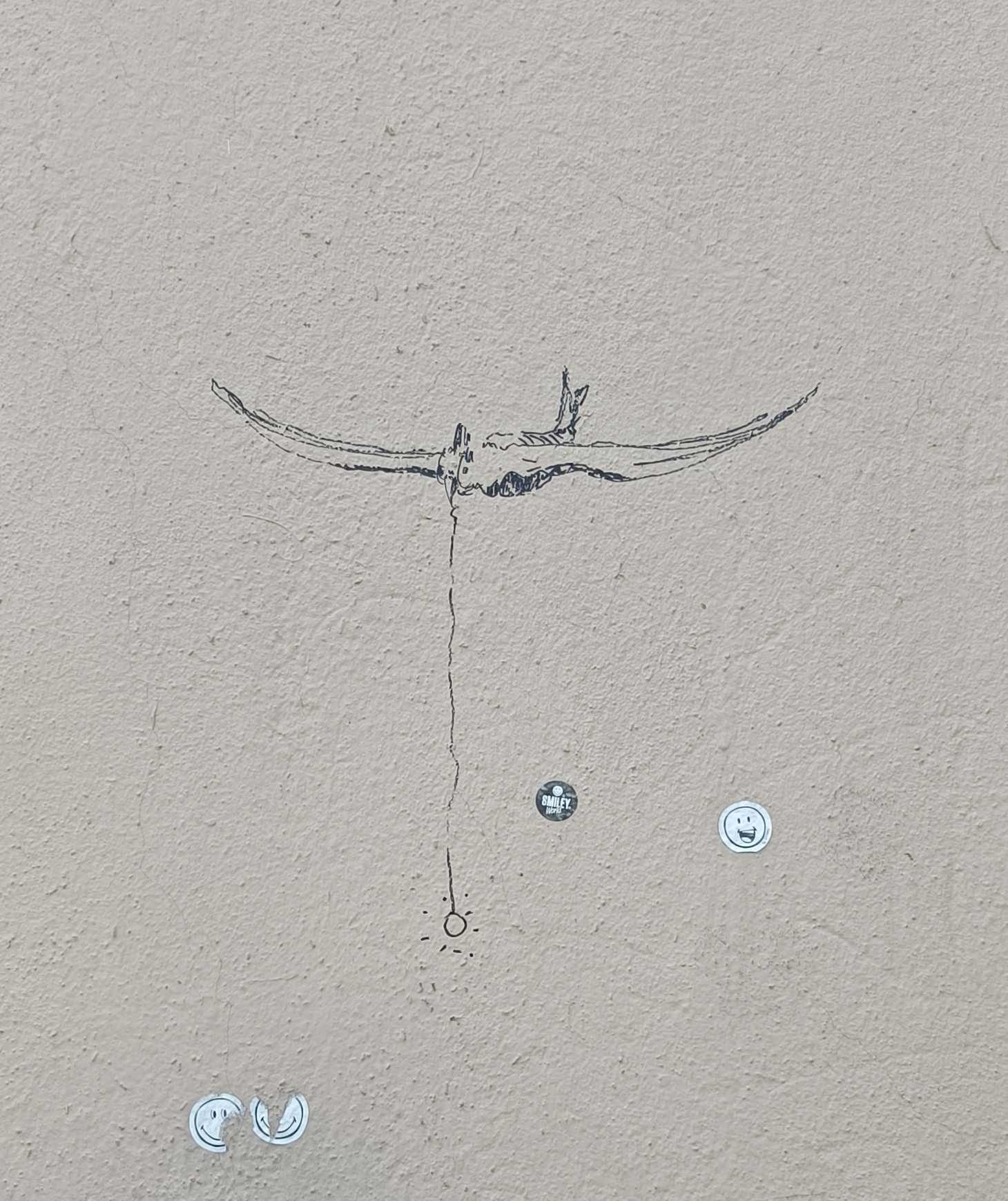 L'oiseau au fil à plomb — Street art à Nice