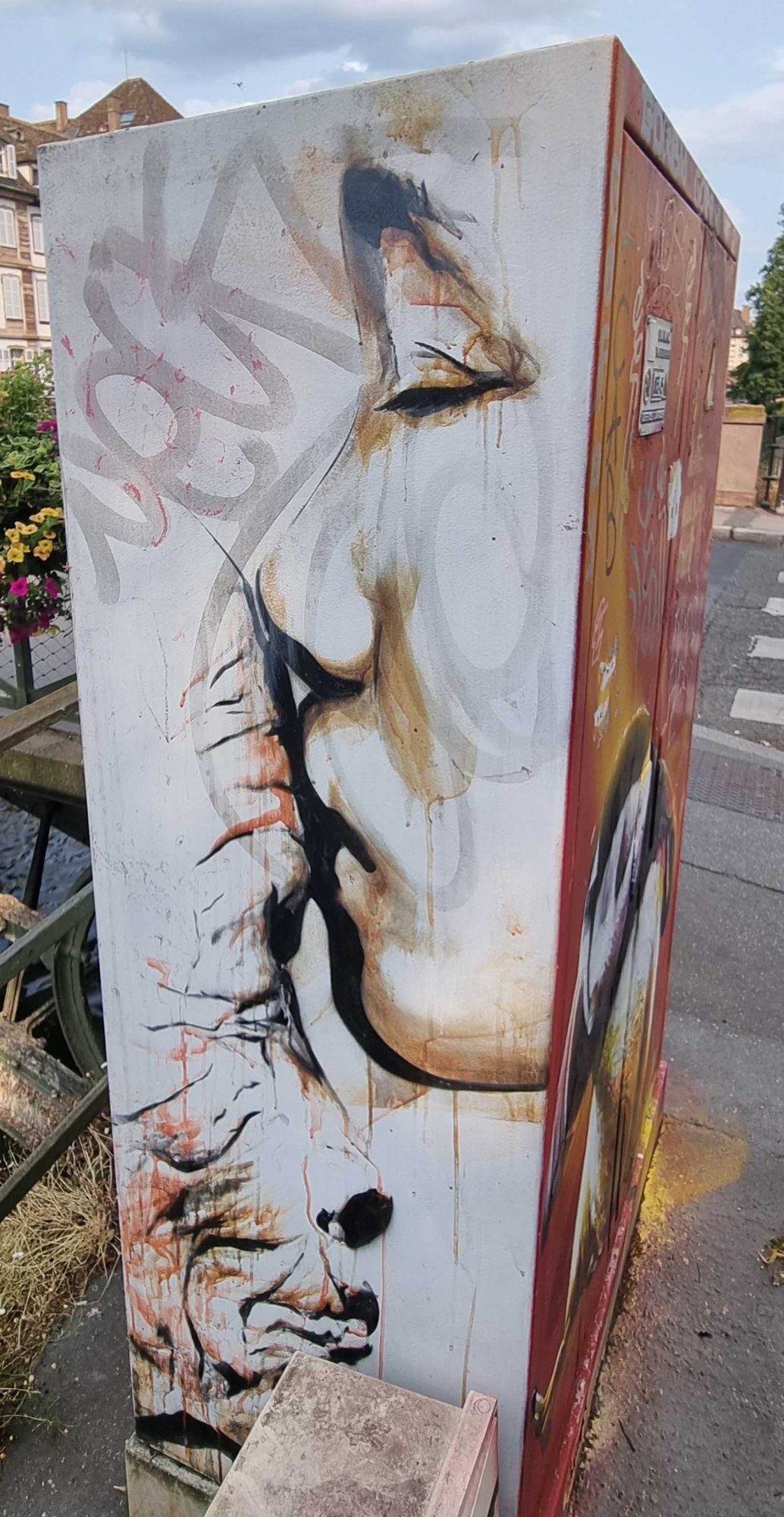 The Sketched Body — Street art by Dan23 in Strasbourg