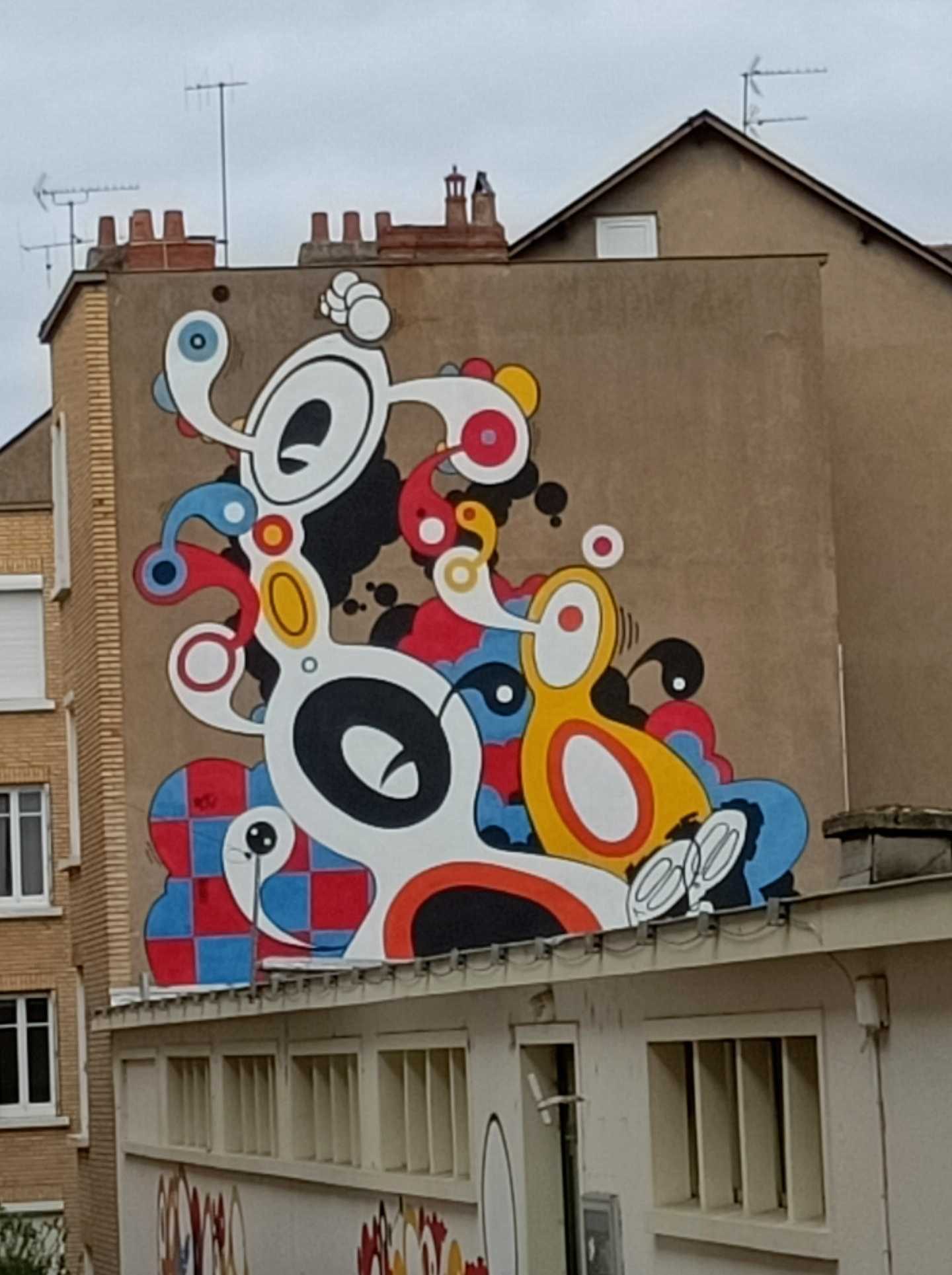 Colorful Abstract Composition, Angers — Street art by Jean Moderne in Angers