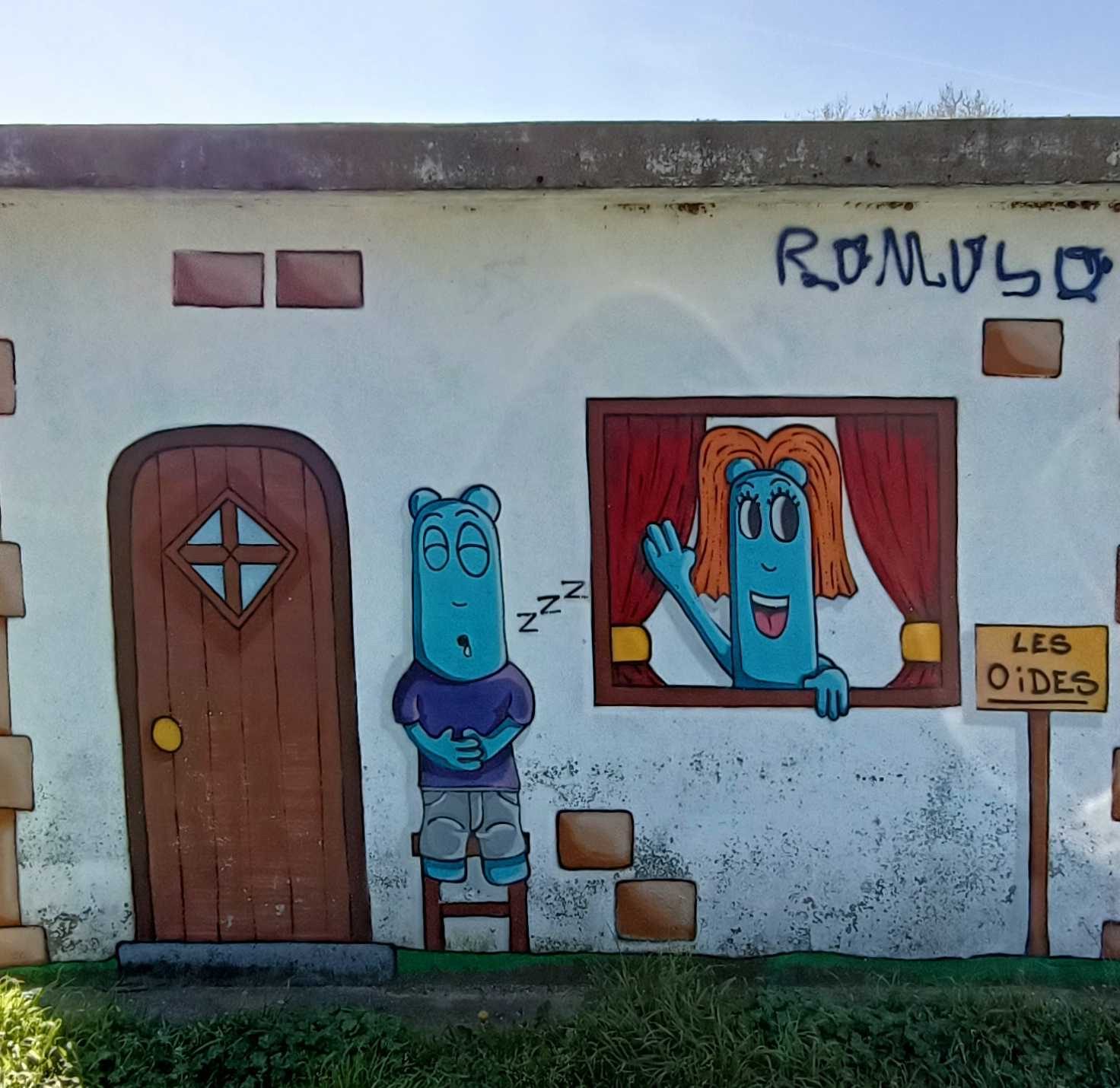The sleeper and the neighbour at the window — Street art by Les Oides in Le Pellerin