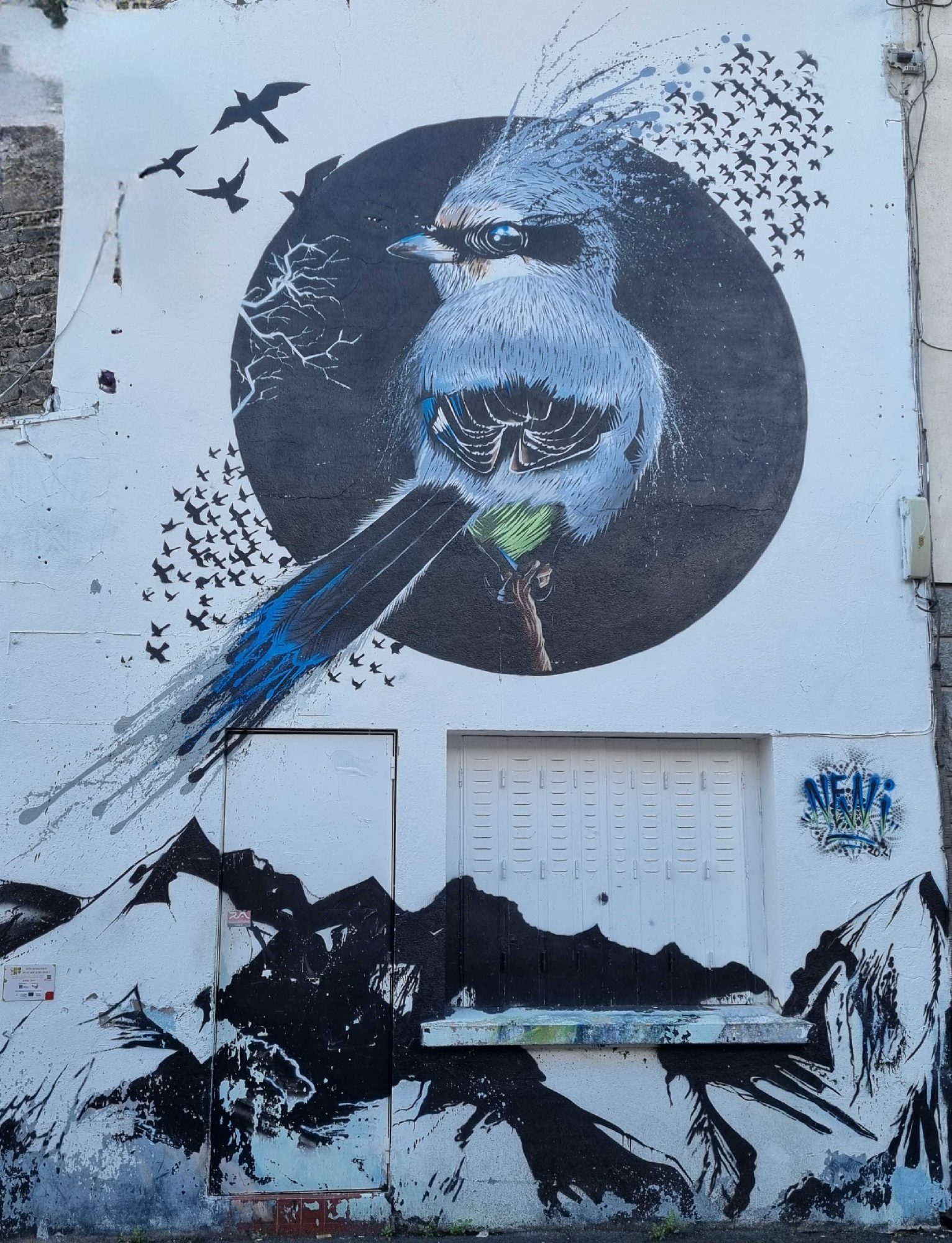 Oiseau lunaire par Newi — Street art de Newi (Julien Berland) à Clermont-Ferrand