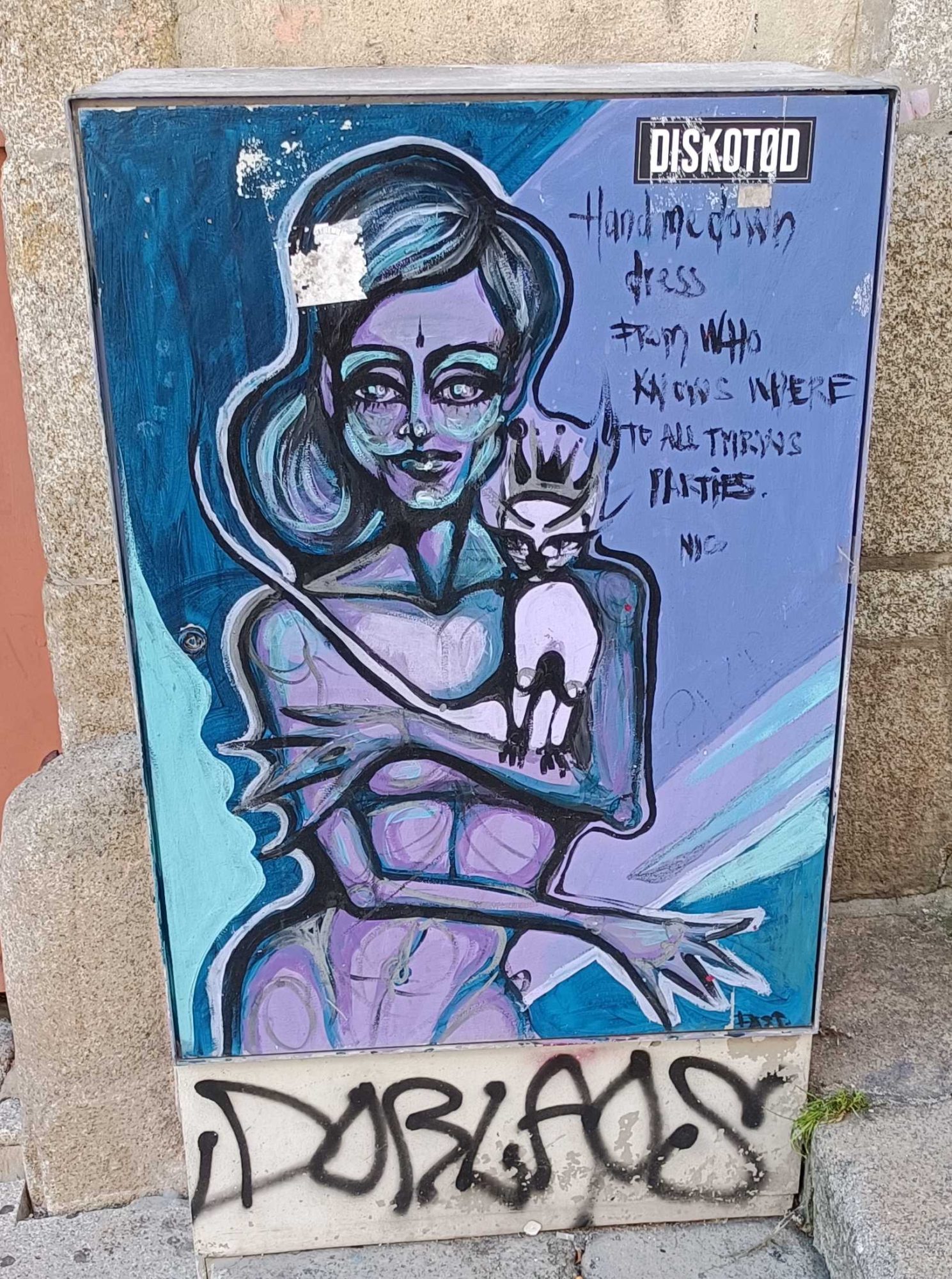 Portrait féminin au chat — Street art à Porto