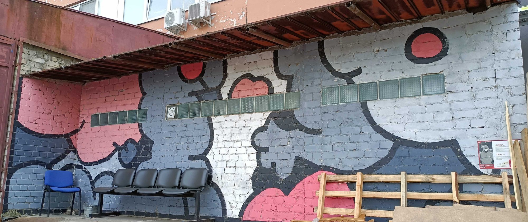 Large Pink and Black Bubbles — Street art in Vilnius