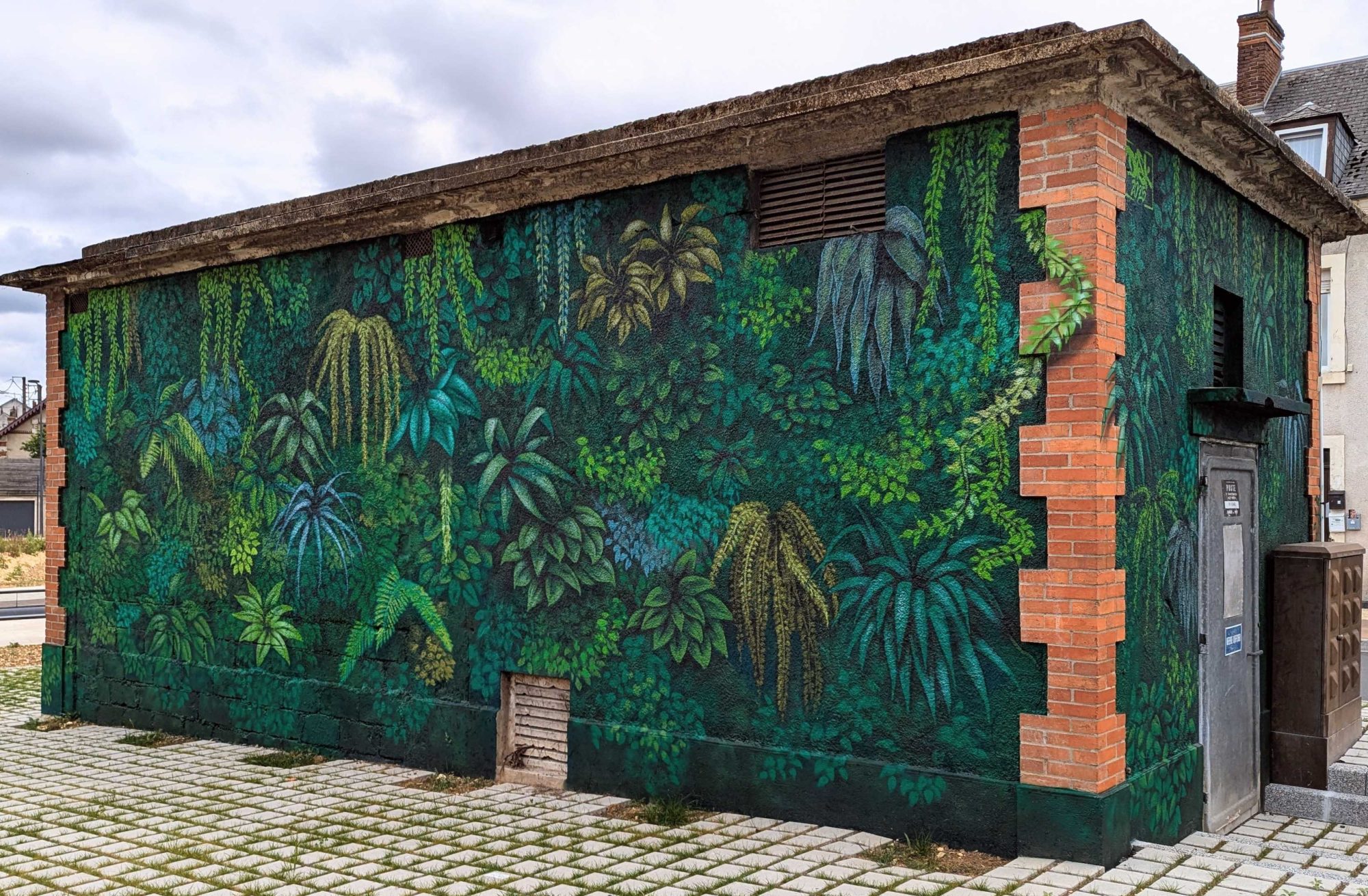 Mur-murations végétales — Street art de Disk à Bourges