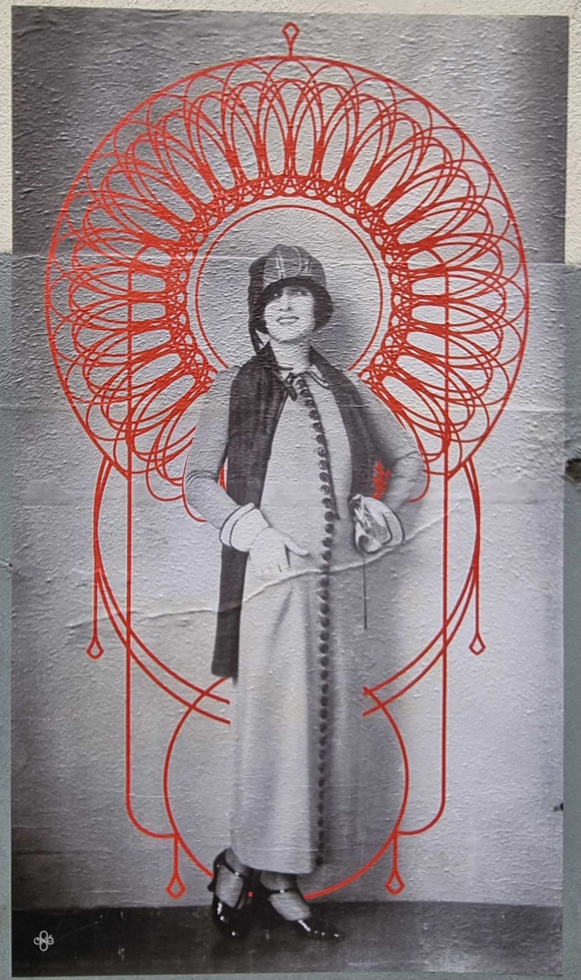 1920s Woman and Red Mandala — Street art in Clermont-Ferrand