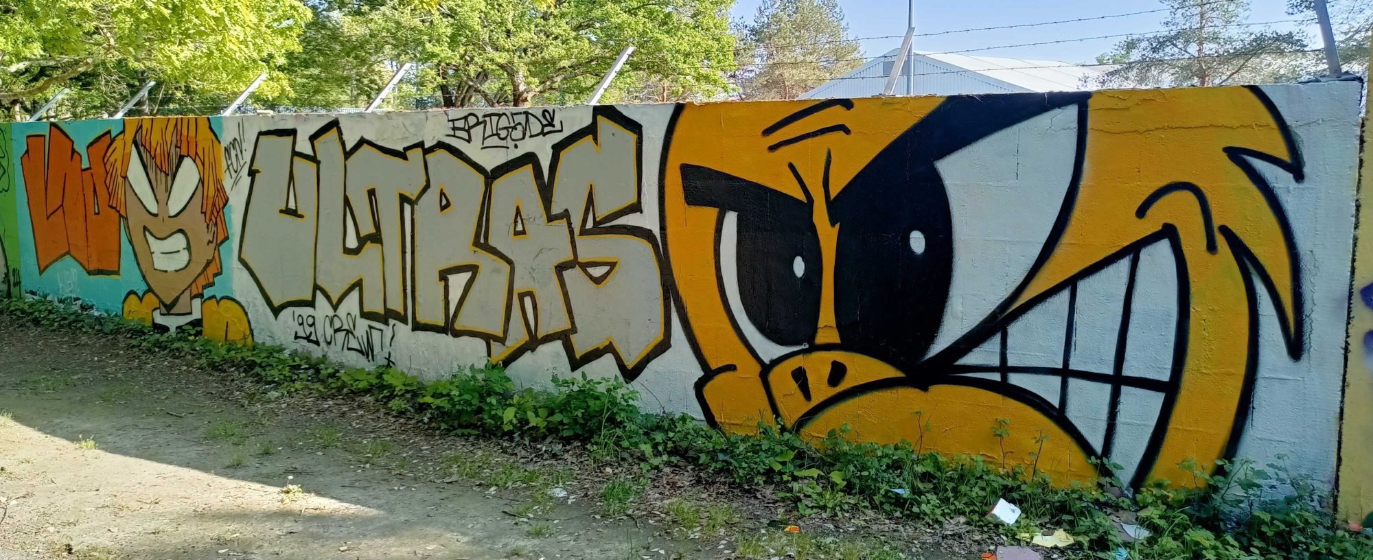 ULTRAS and the Furious Yellow Face — Street art in Nantes
