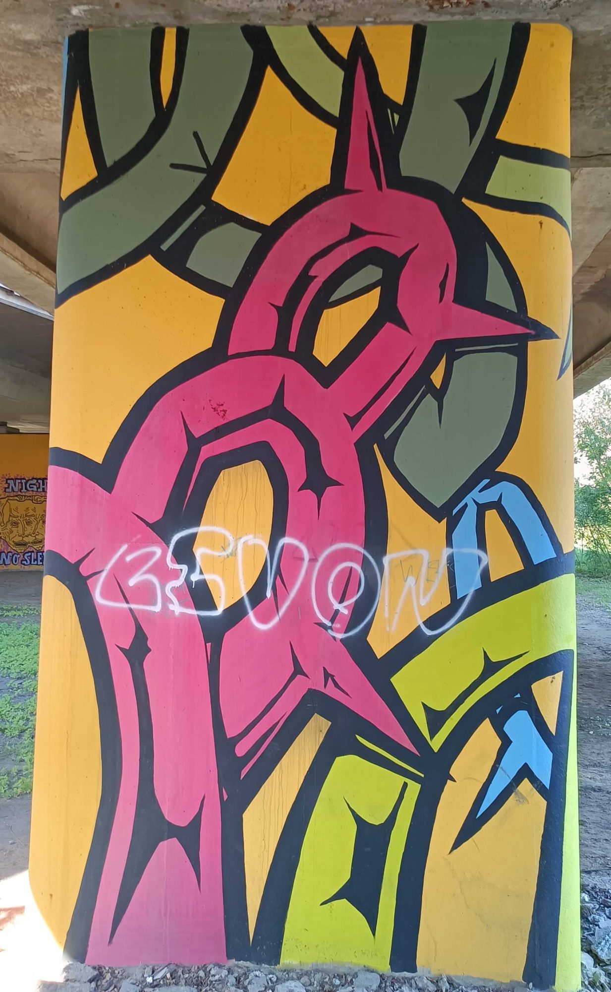 BSVON Graffiti Piece in Pink and Yellow — Street art in Rīga