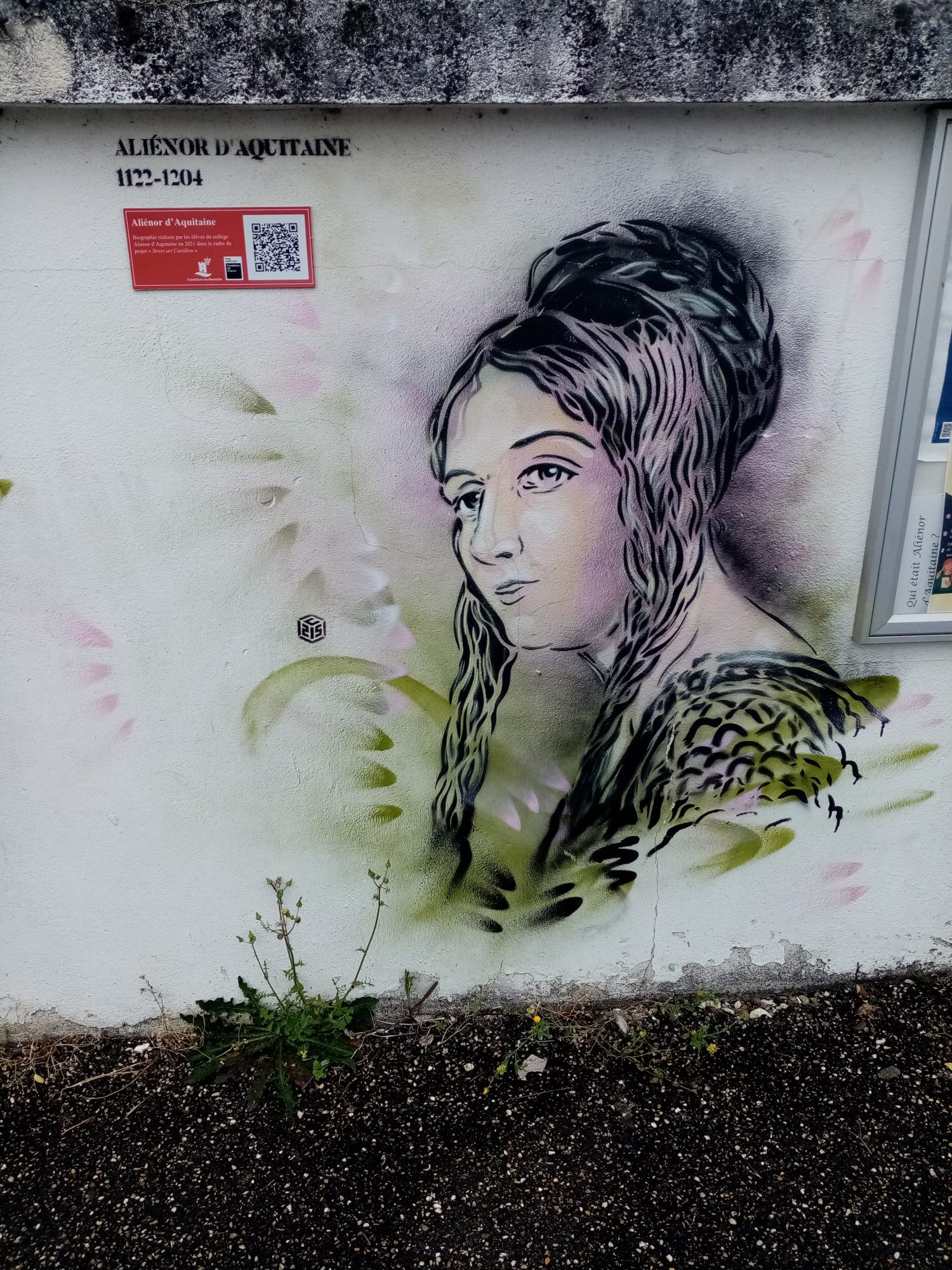 Portrait of Eleanor of Aquitaine — Street art by C215 in Castillon-la-Bataille