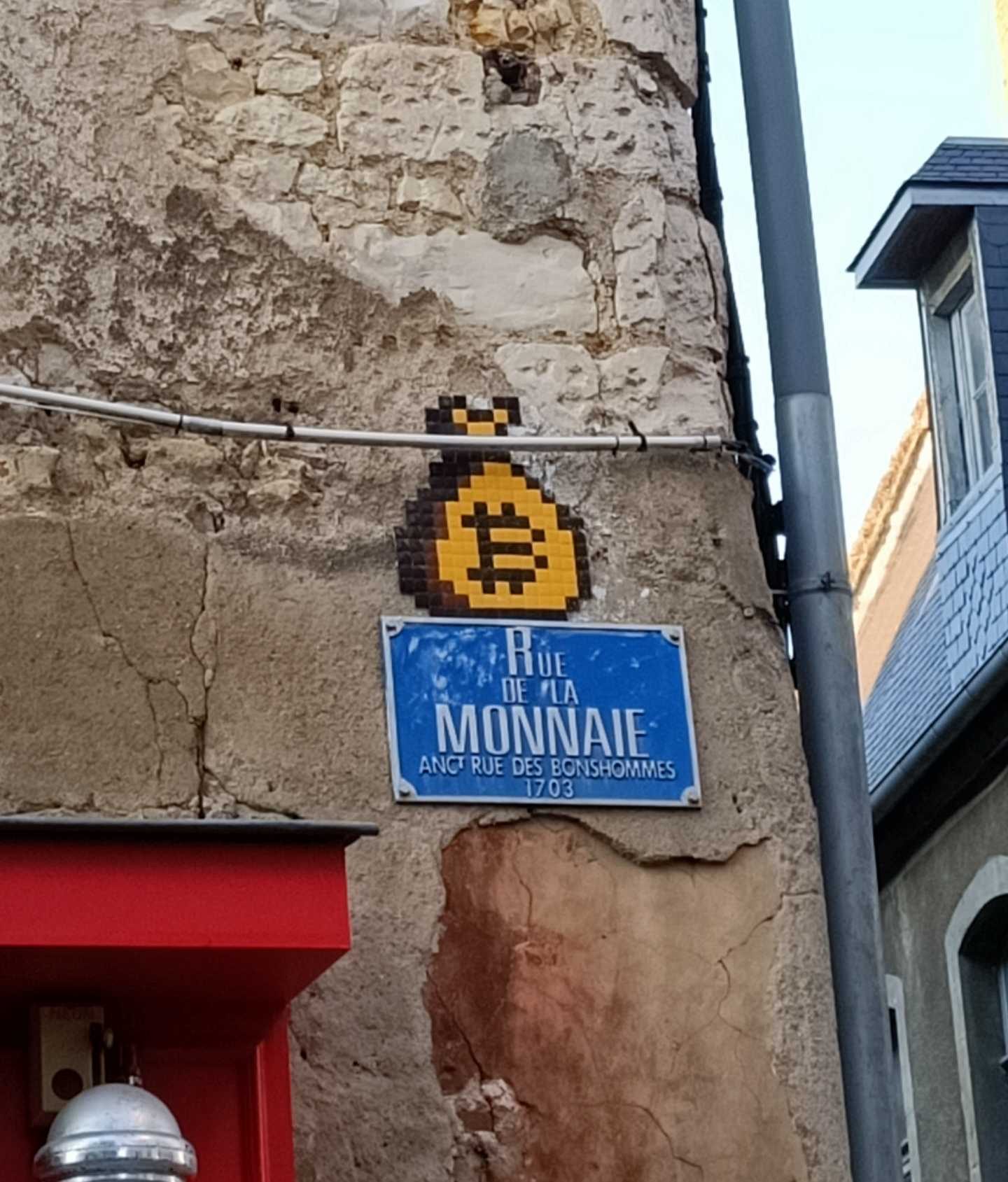 Bitcoin Currency — Street art in Bourges