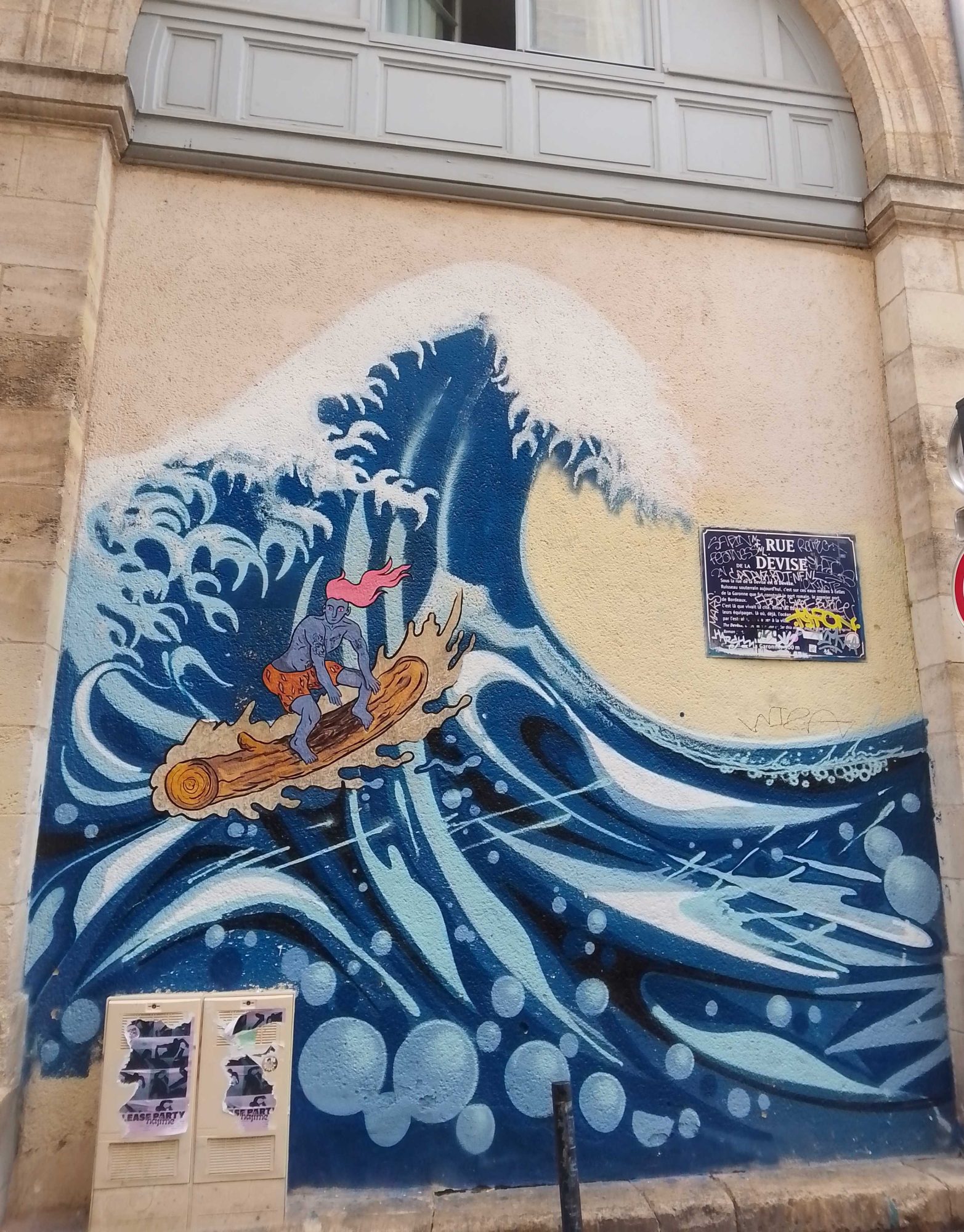 Donald Surfs the Great Wave — Street art in Bordeaux