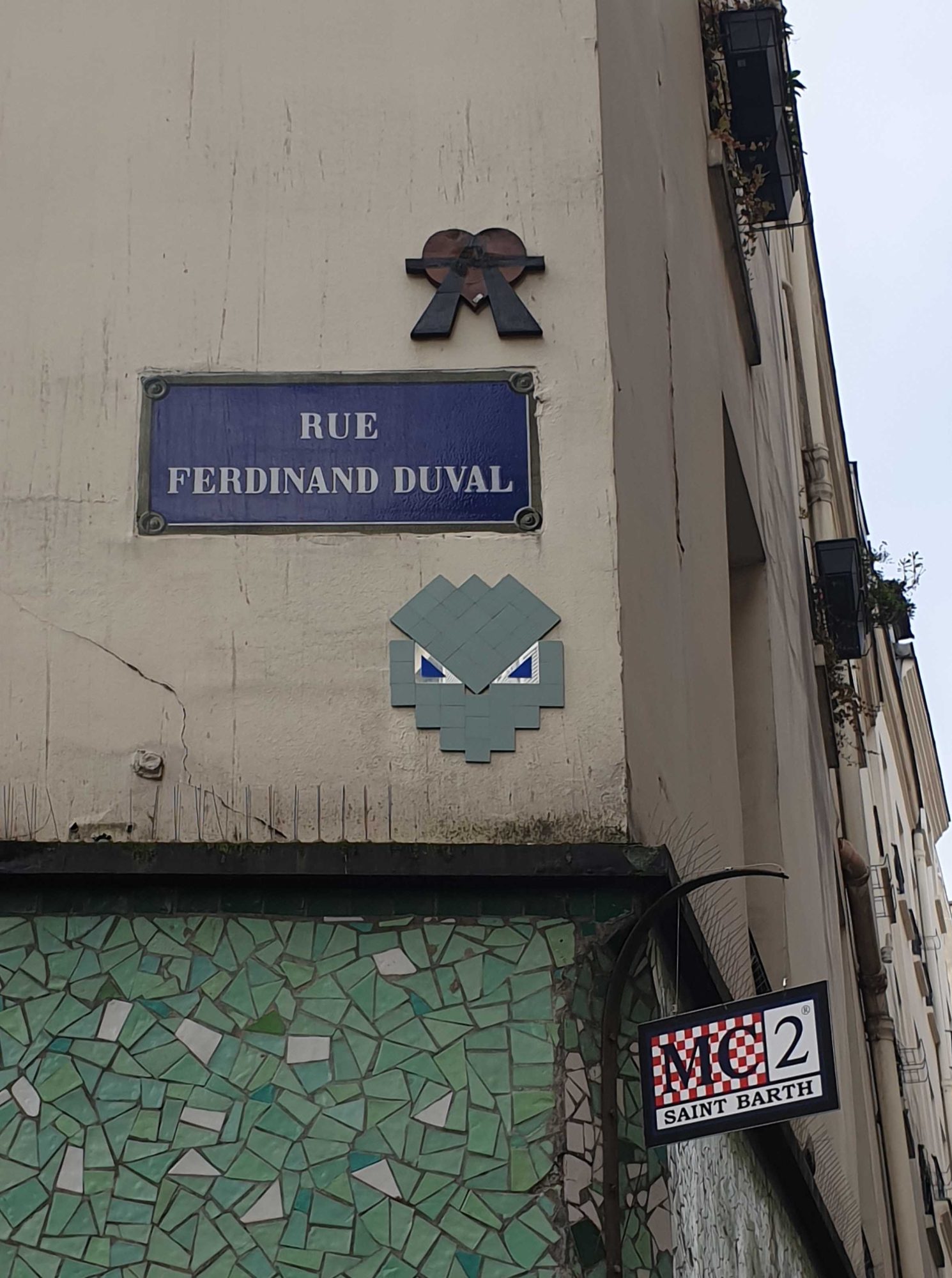 A2's Copper Heart and the Diamond with Eyes — Street art by A2, Mr Djoul in Paris