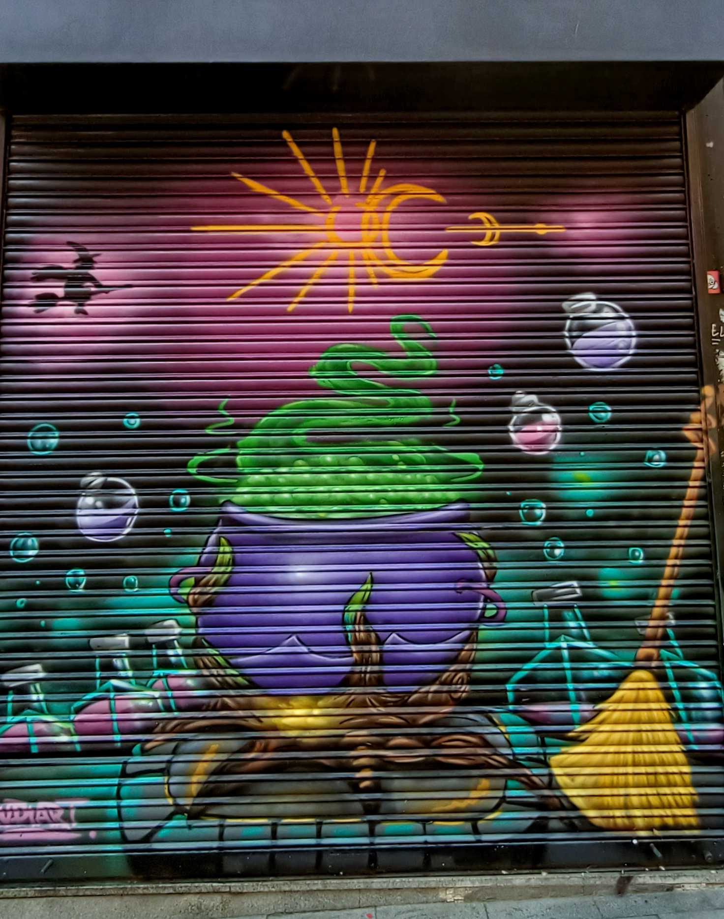 Cosmos Coloré — Street art à Madrid