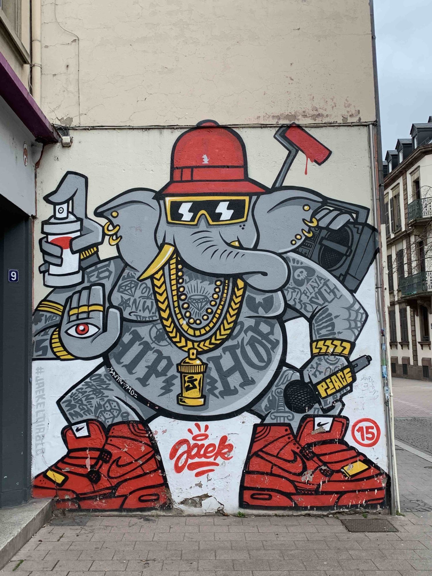 L'éléphant hip-hop, par Jaek — Street art à Strasbourg