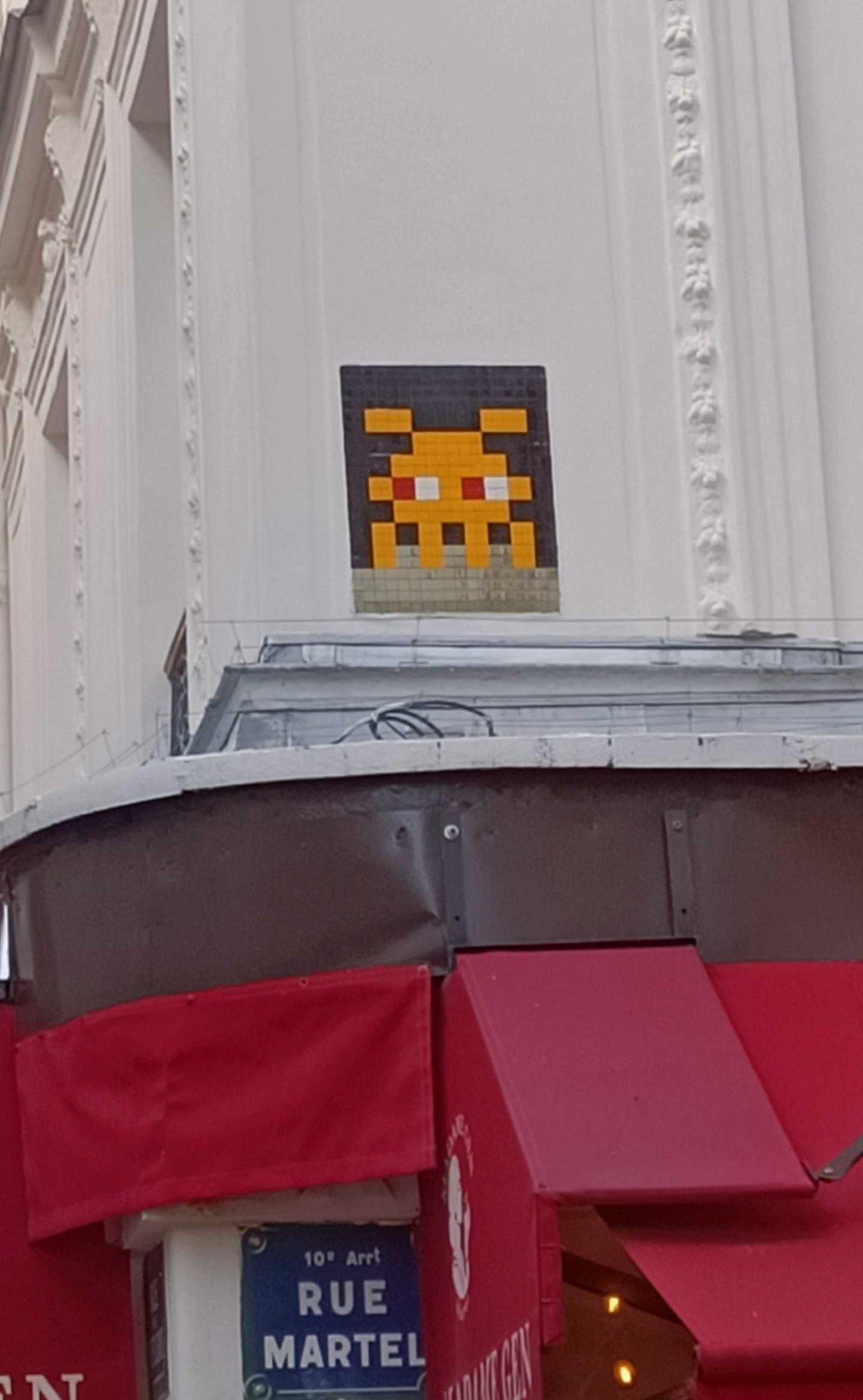 PA_1011, Space Invader on 3 Rue Martel — Street art by Invader in Paris
