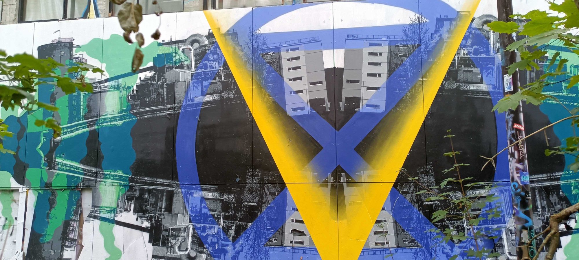 Blue and Yellow Geometric Composition, Berlin — Street art in Berlin