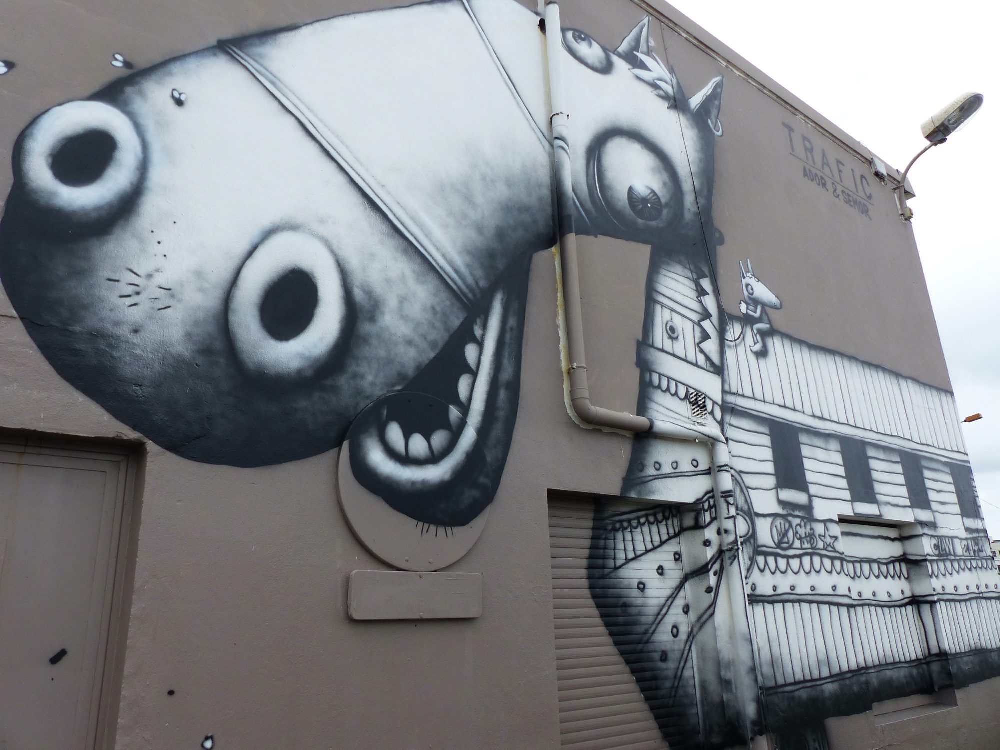 Grimacing Mechanical Creature — Street art by Semor, Ador in Nantes