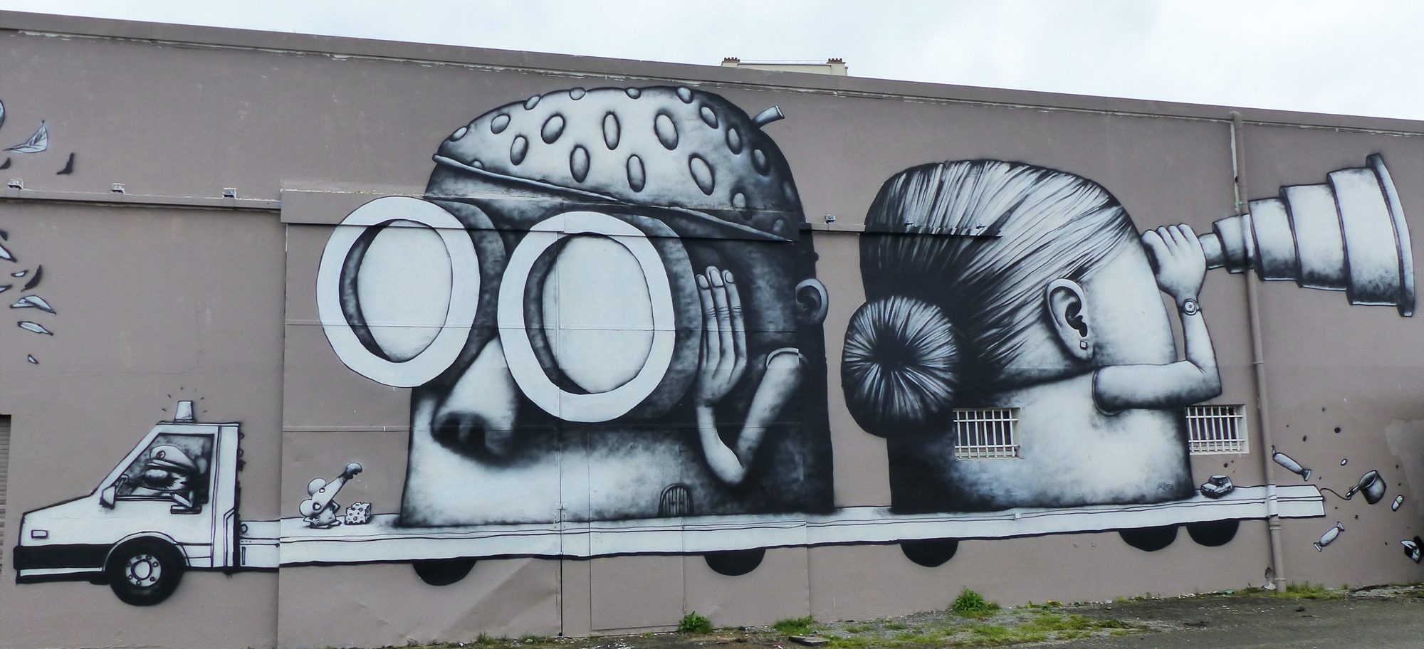 Champignon et télescope — Street art de Semor, Ador à Nantes