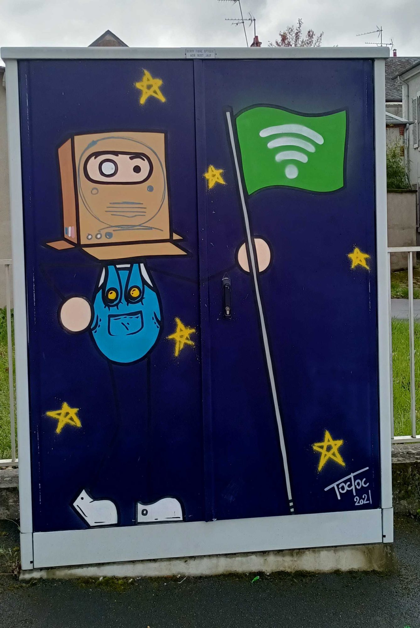 Astronaute connecté de TocToc — Street art de TocToc à Saint-Florent-sur-Cher