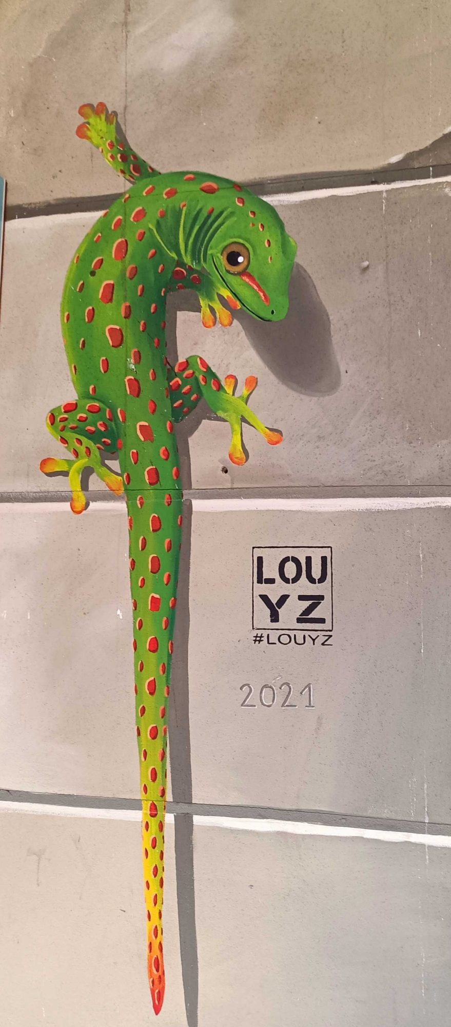Green Lizard by LOUYZ — Street art in Paris
