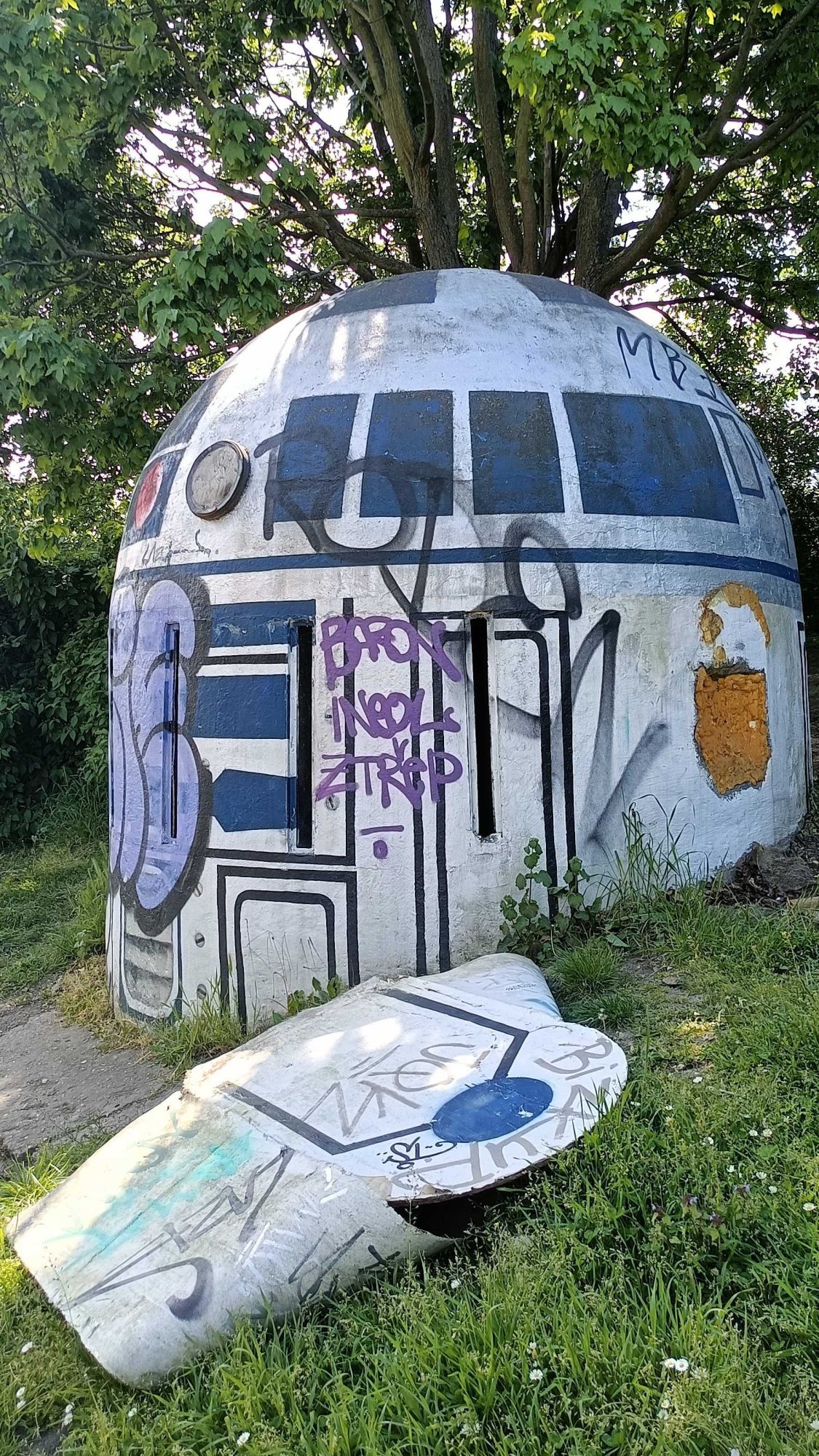 R2-D2 Painted on the Concrete Dome — Street art in Prague