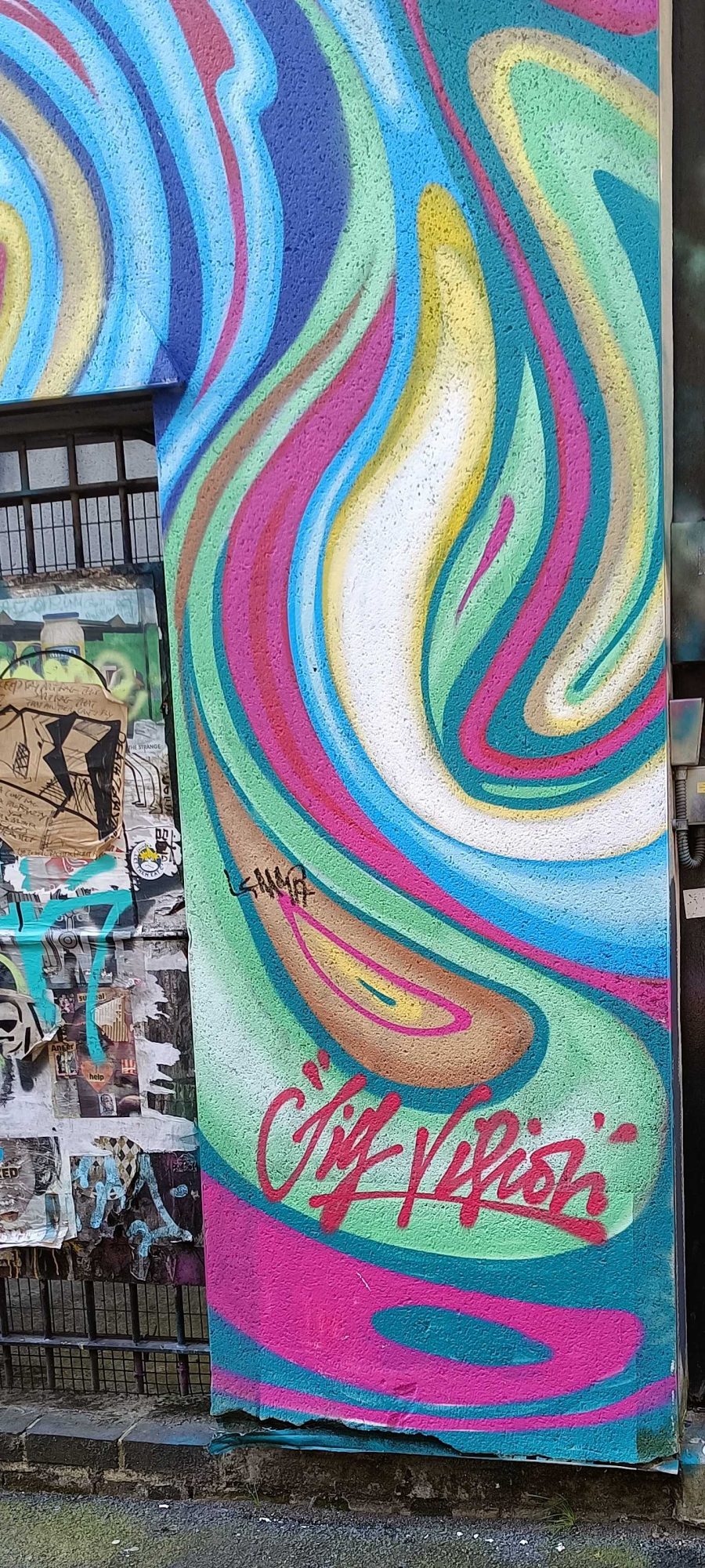 Ondulations psychédéliques signées Jim Vision — Street art à London